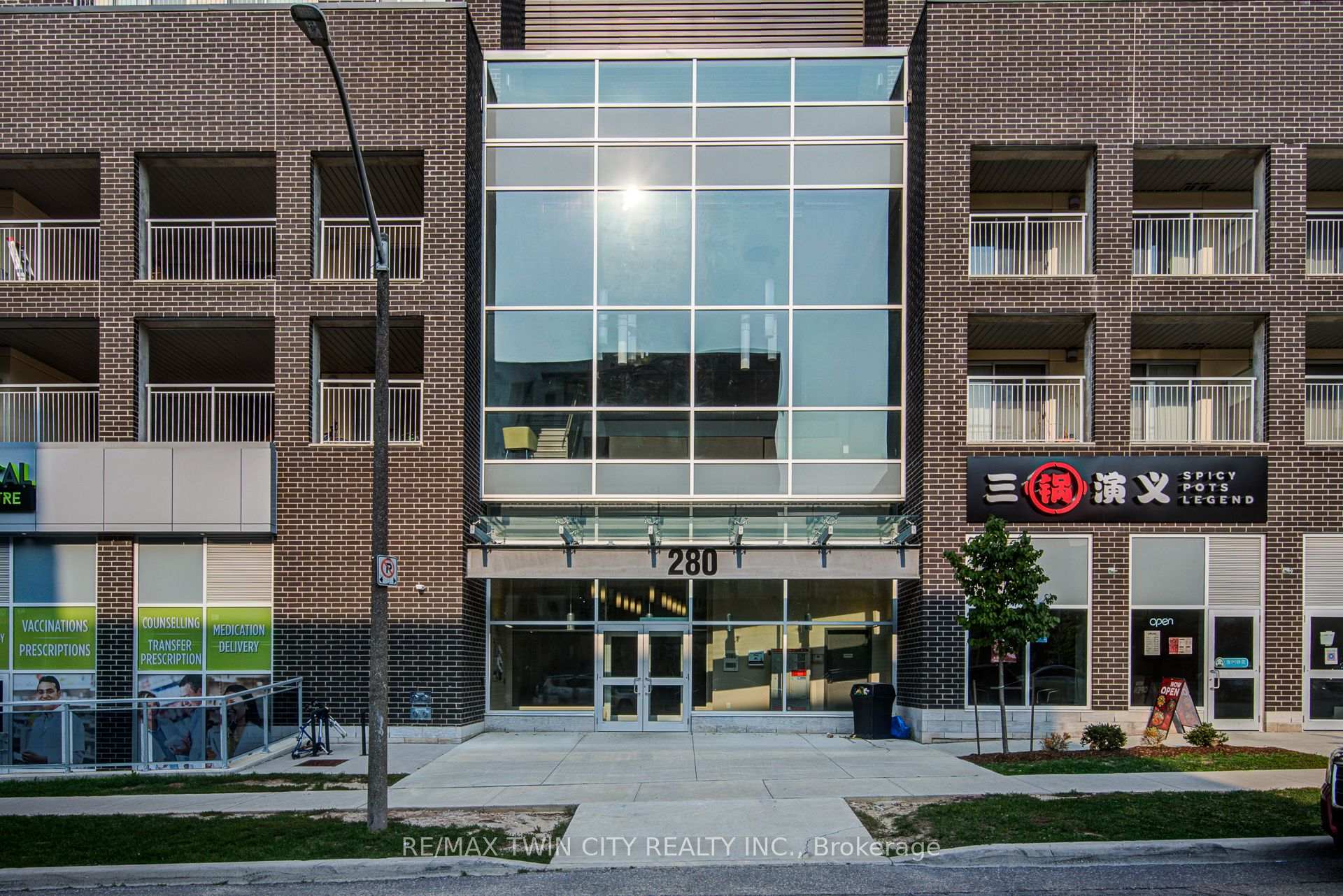 Photo 2 of Unit 613, 280 Lester Street, Waterloo, Beechwood/University — HOMEH