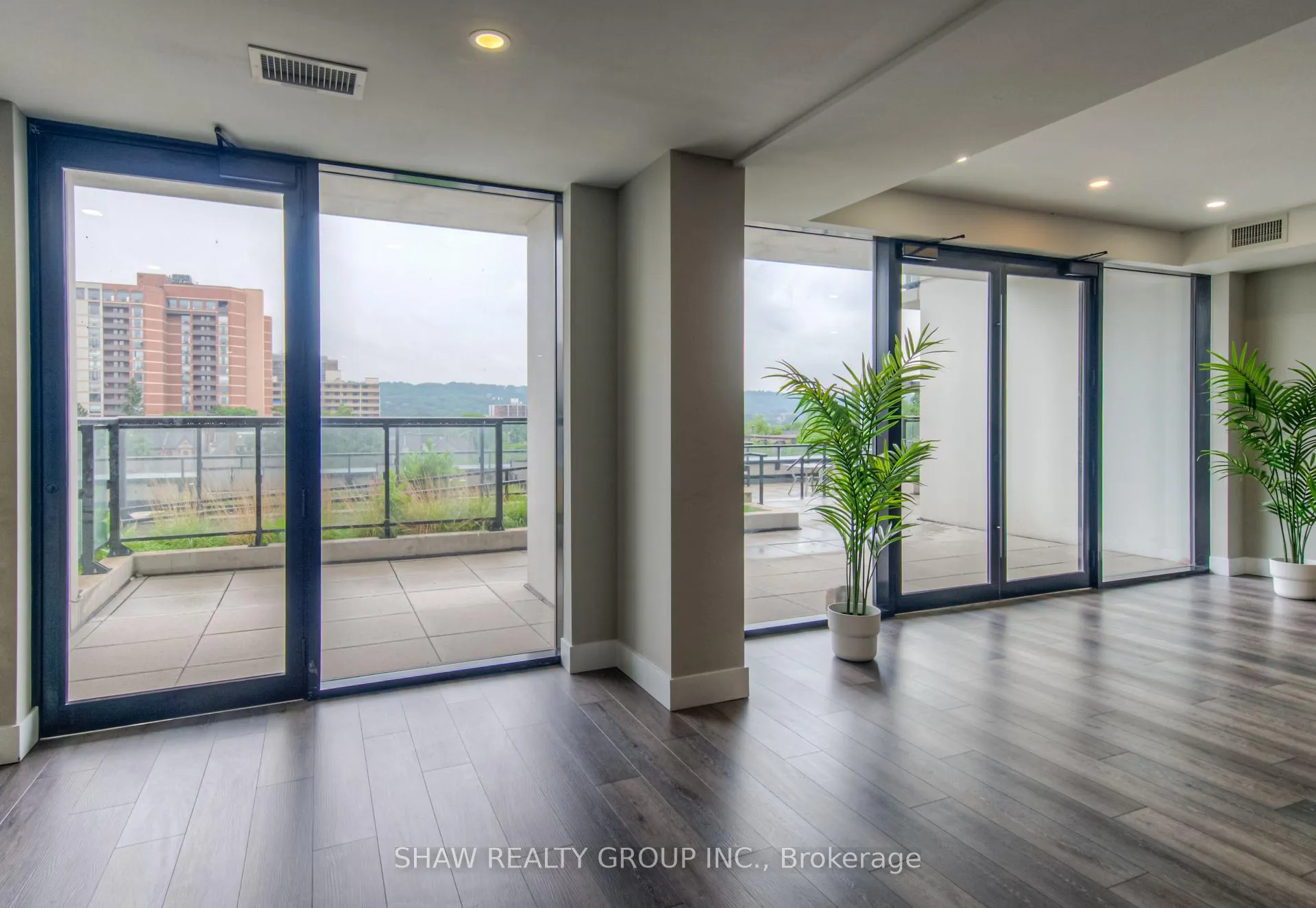 Photo 40 of Unit 1015, 15 Queen Street S, Hamilton, Central — HOMEH