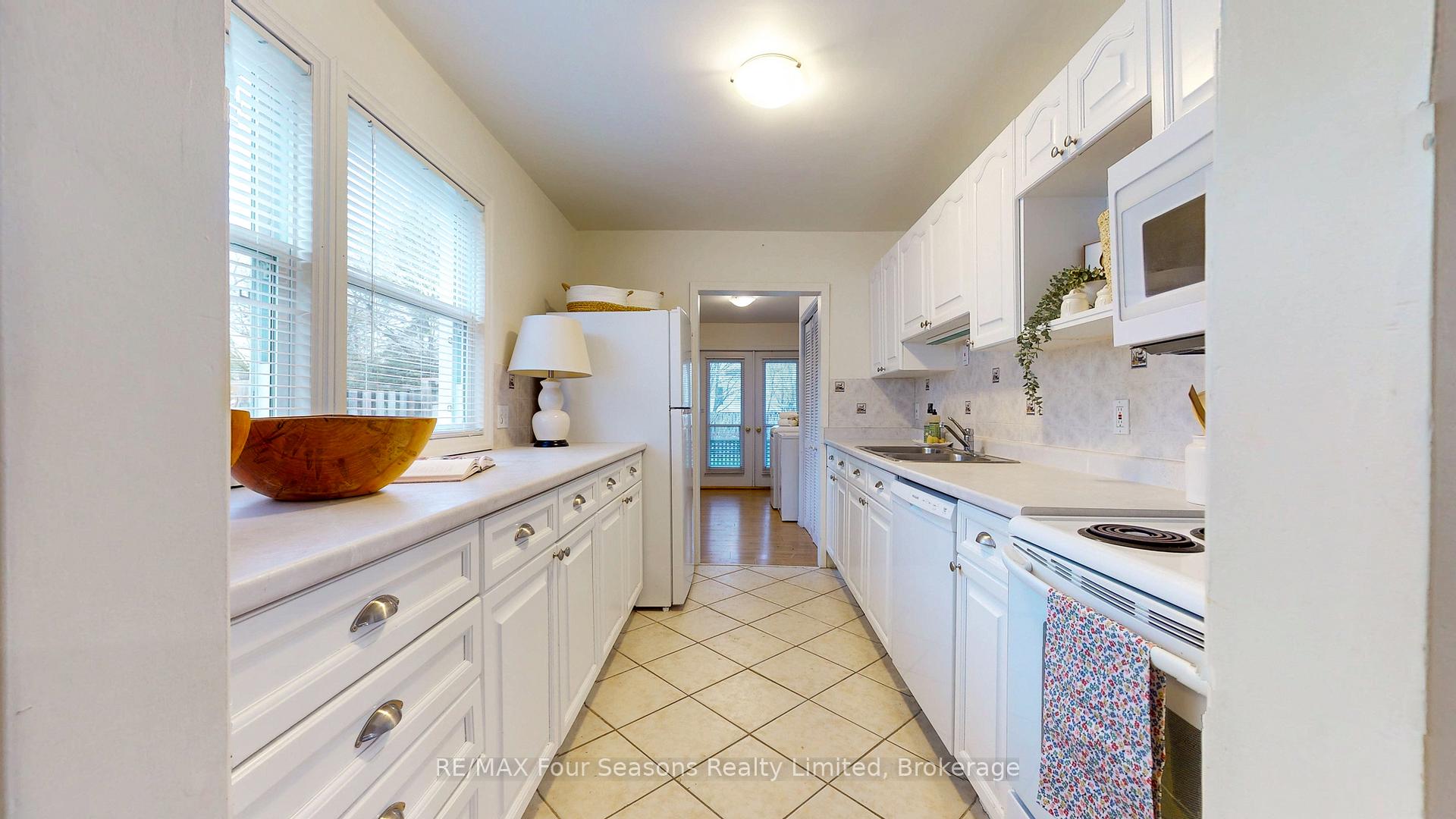 Photo 10 of 104 Oak Street, Collingwood — HOMEH