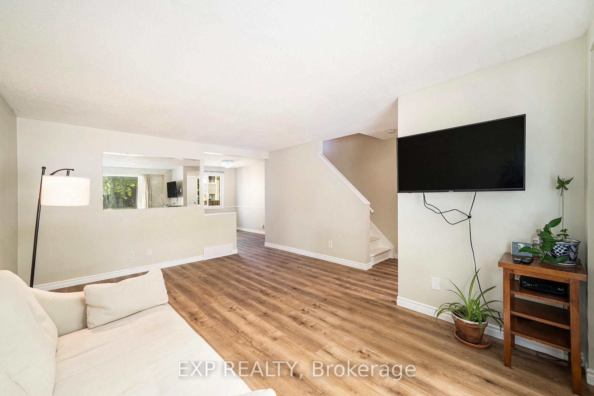 Photo 5 of 2 Sherway Drive, Ottawa, Barrhaven - Pheasant Run — HOMEH
