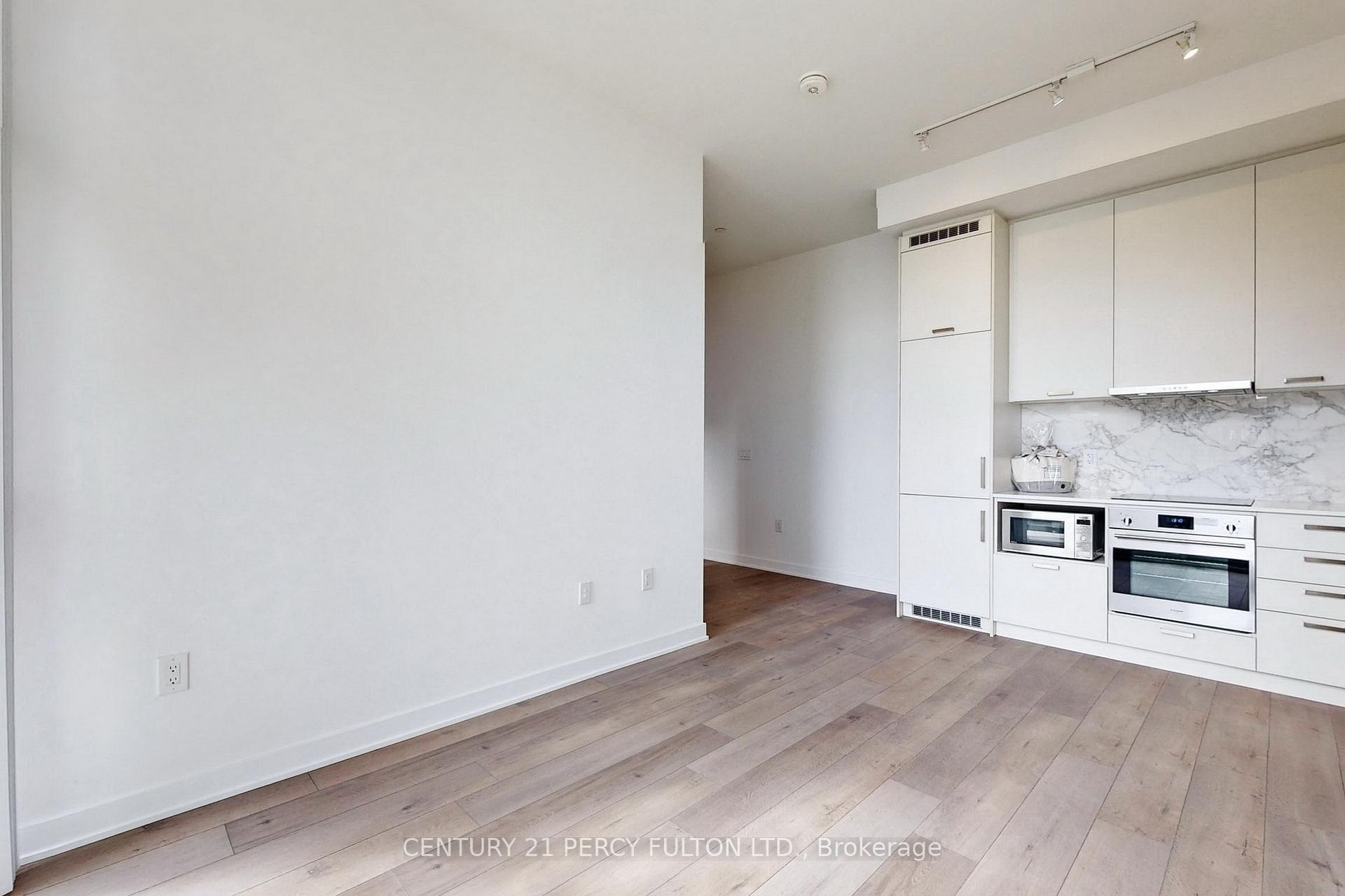 Photo 8 of Unit 208, 38 Honeycrisp Crescent, Vaughan, Vaughan Corporate Centre — HOMEH
