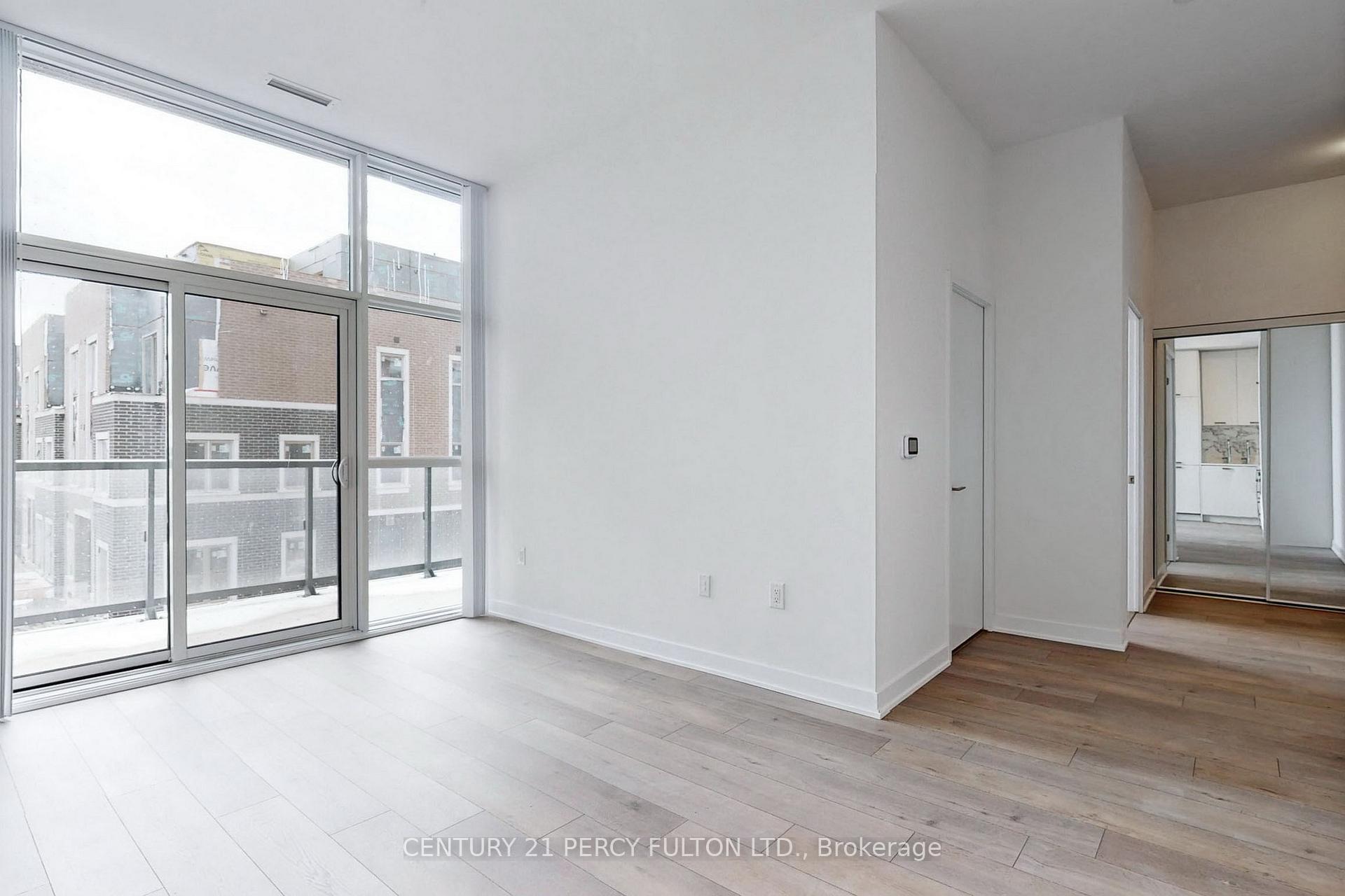 Photo 9 of Unit 208, 38 Honeycrisp Crescent, Vaughan, Vaughan Corporate Centre — HOMEH