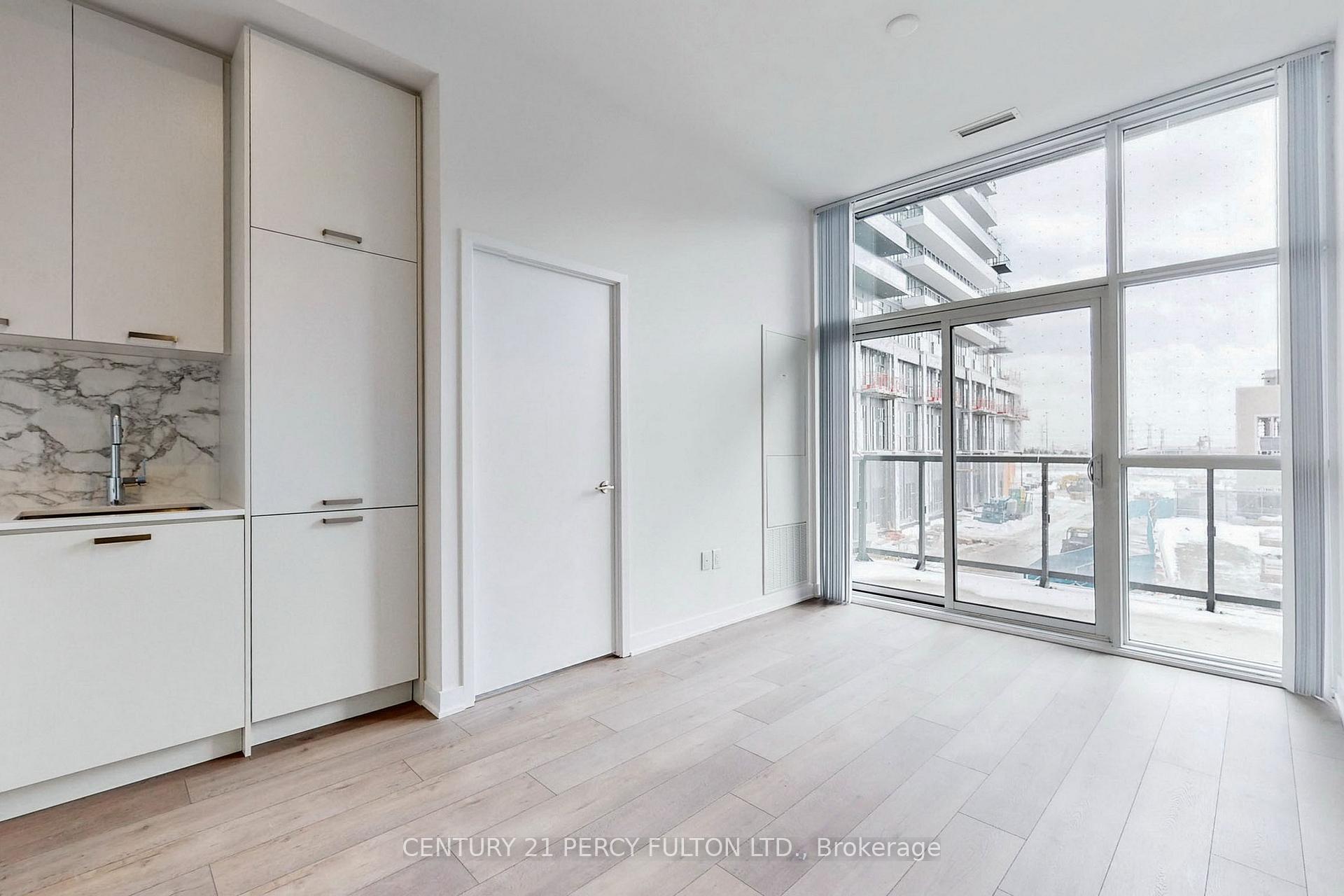 Photo 12 of Unit 208, 38 Honeycrisp Crescent, Vaughan, Vaughan Corporate Centre — HOMEH
