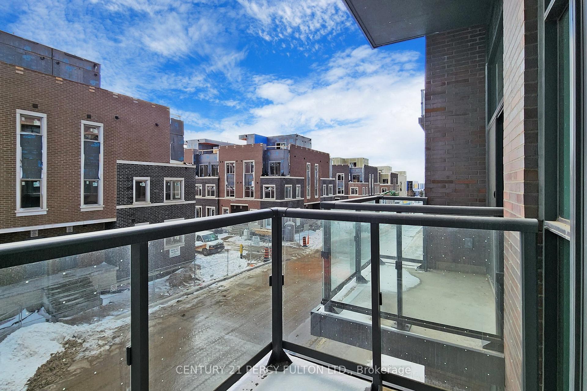 Photo 14 of Unit 208, 38 Honeycrisp Crescent, Vaughan, Vaughan Corporate Centre — HOMEH
