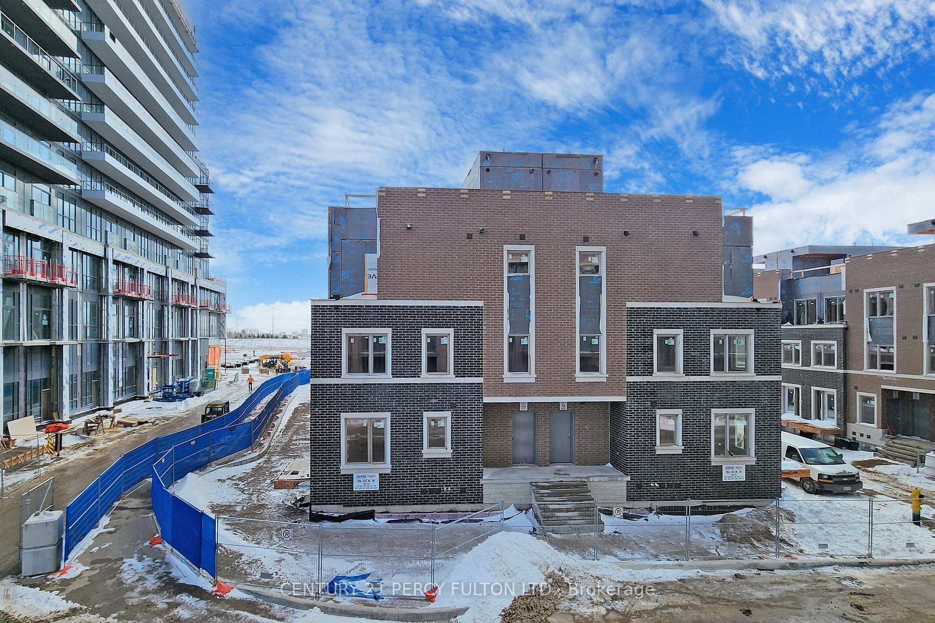 Photo 23 of Unit 208, 38 Honeycrisp Crescent, Vaughan, Vaughan Corporate Centre — HOMEH
