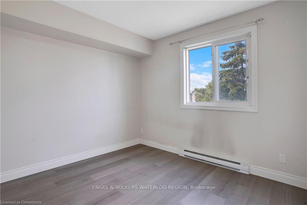 Photo 9 of Unit 5, 329 Northlake Drive, Waterloo — HOMEH