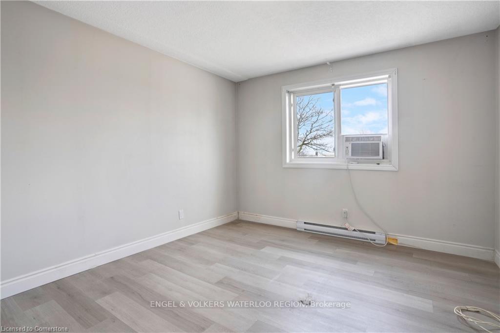 Photo 11 of Unit 5, 329 Northlake Drive, Waterloo — HOMEH