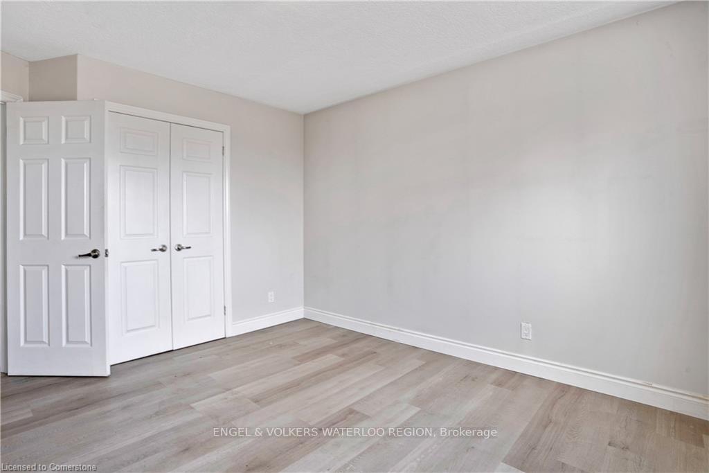 Photo 12 of Unit 5, 329 Northlake Drive, Waterloo — HOMEH
