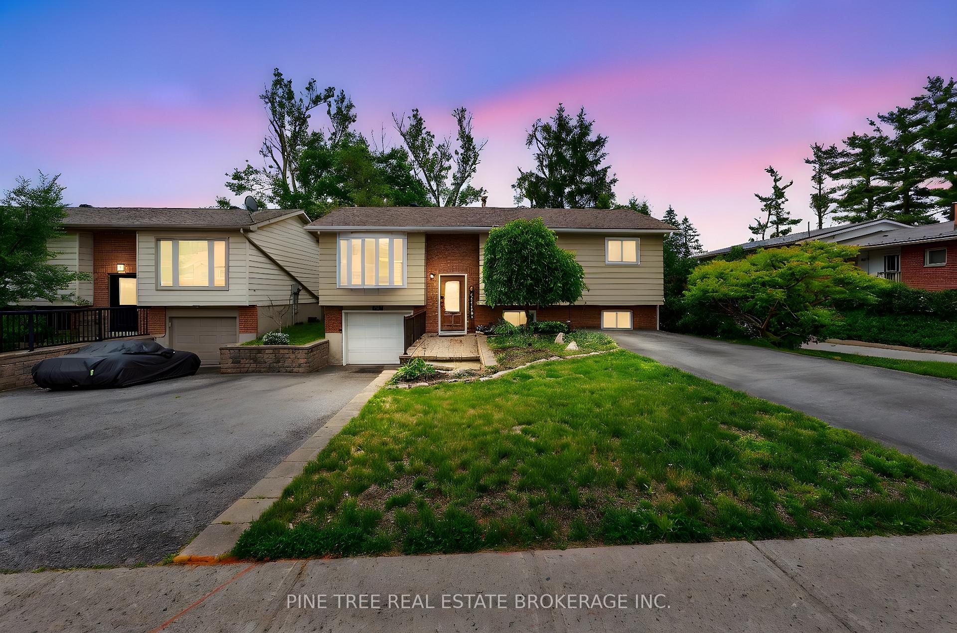 Photo 1 of 261 Edgehill Drive, Barrie, 400 West — HOMEH
