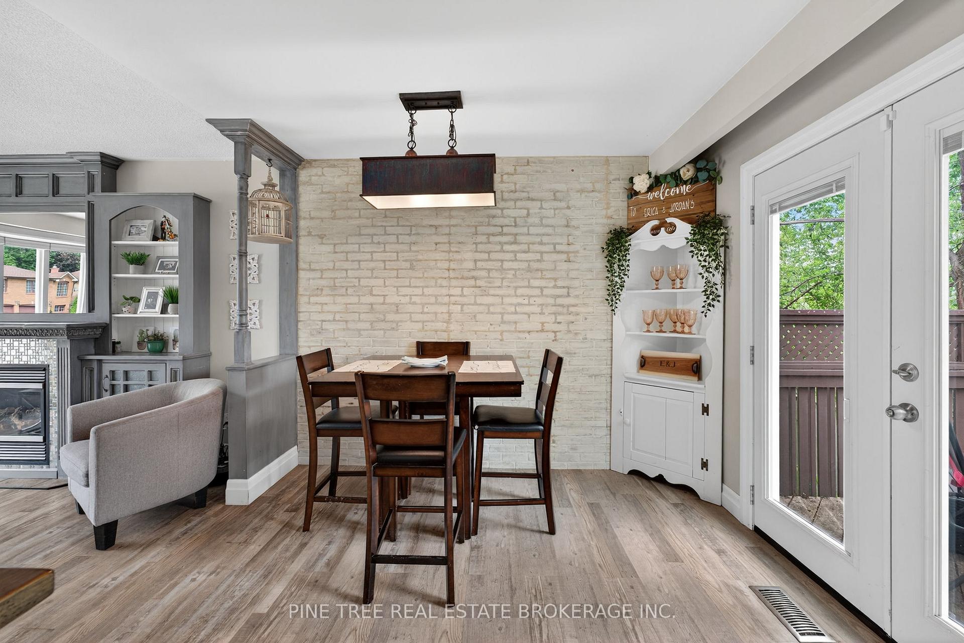 Photo 15 of 261 Edgehill Drive, Barrie, 400 West — HOMEH