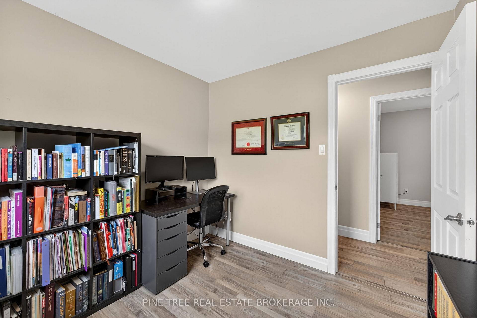 Photo 20 of 261 Edgehill Drive, Barrie, 400 West — HOMEH
