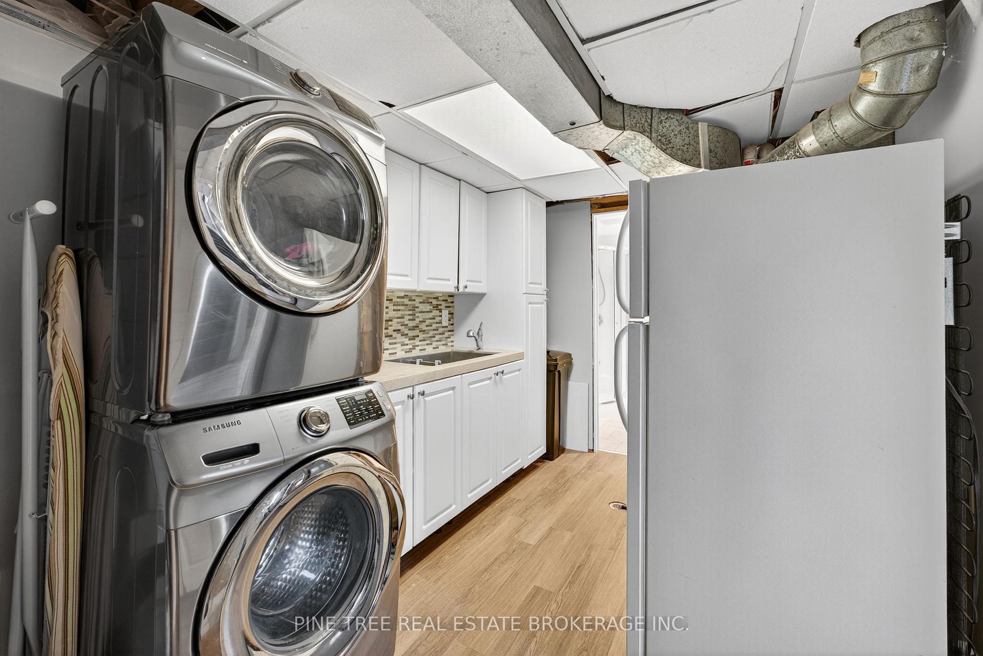 Photo 31 of 261 Edgehill Drive, Barrie, 400 West — HOMEH