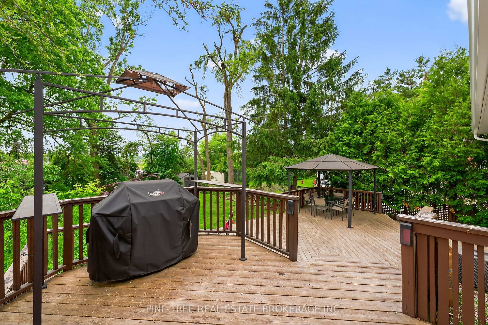 Photo 35 of 261 Edgehill Drive, Barrie, 400 West — HOMEH