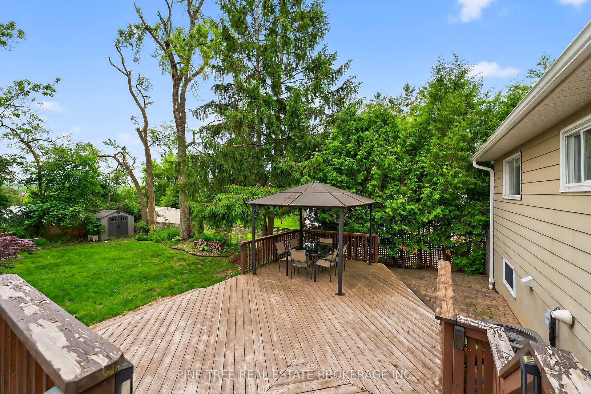 Photo 36 of 261 Edgehill Drive, Barrie, 400 West — HOMEH