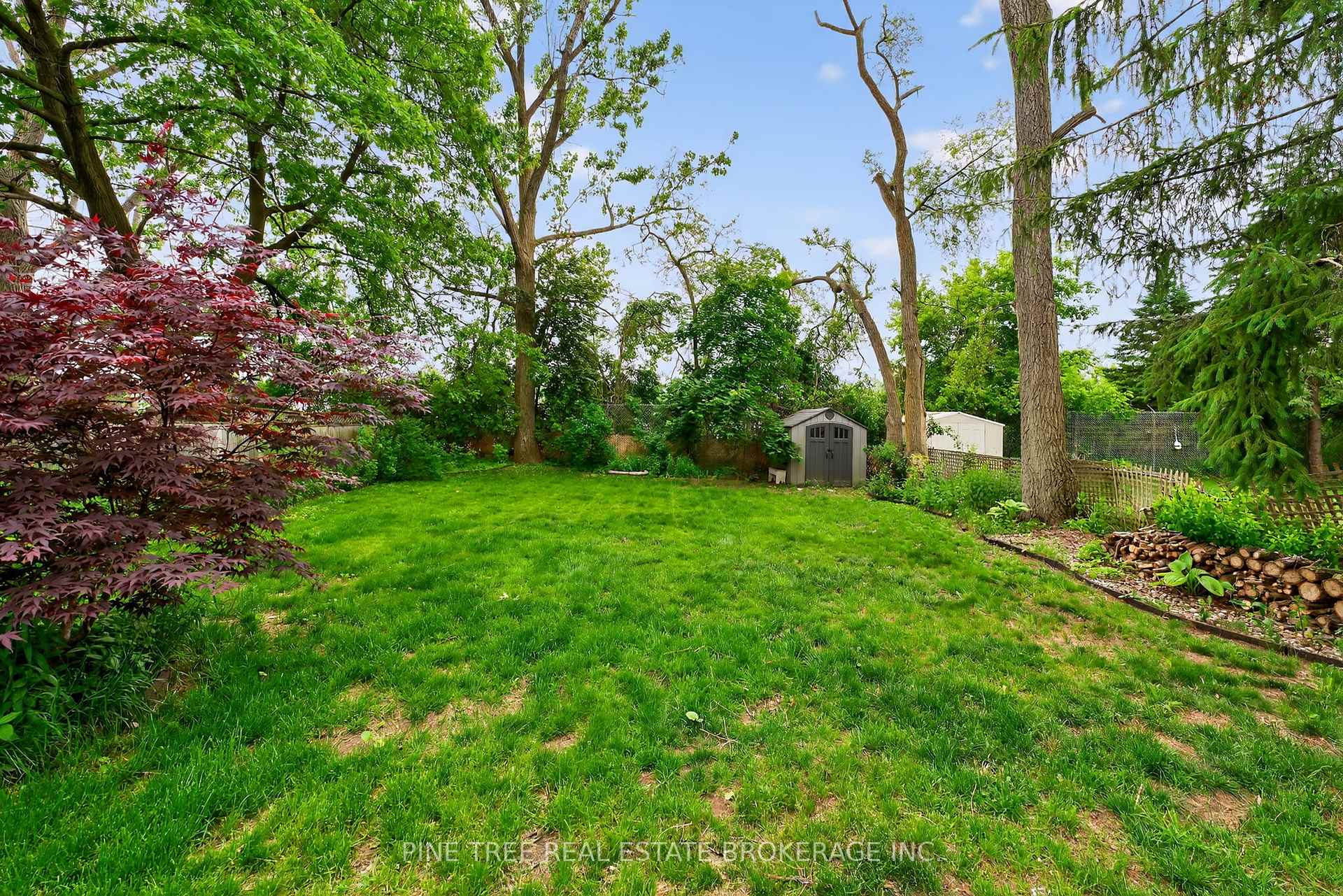 Photo 41 of 261 Edgehill Drive, Barrie, 400 West — HOMEH