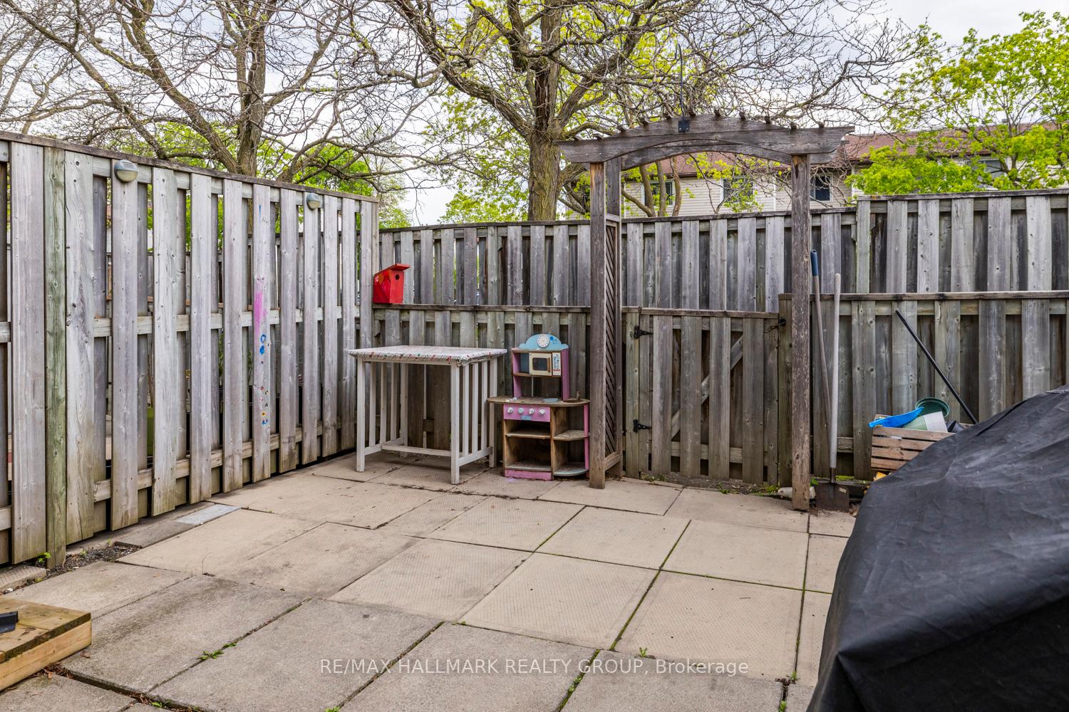 Photo 16 of 4872 Hendon Way, Ottawa, Cyrville — HOMEH