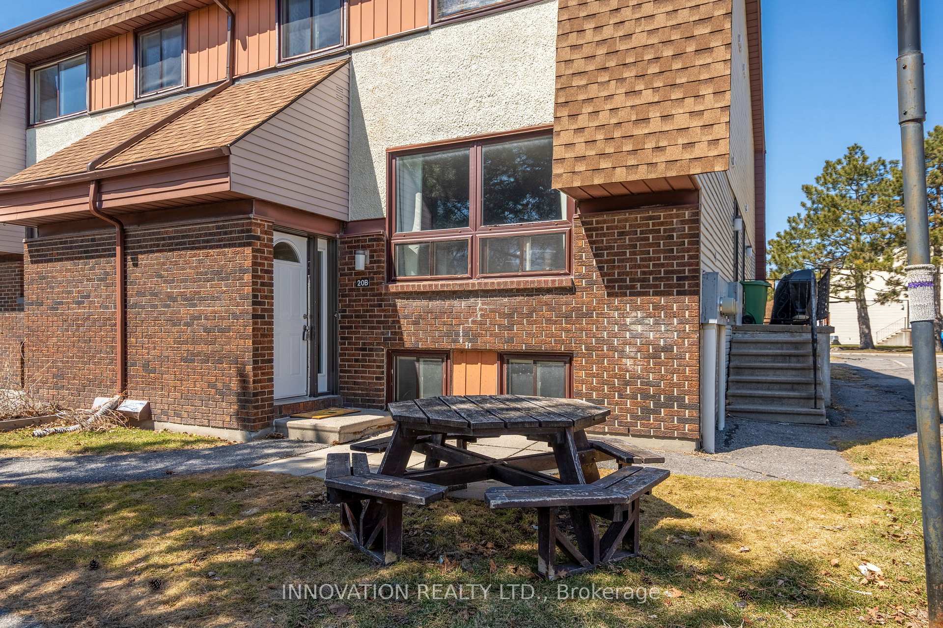 Photo 2 of Unit B, 20 Woodvale Green, Ottawa, Craig Henry/Woodvale — HOMEH