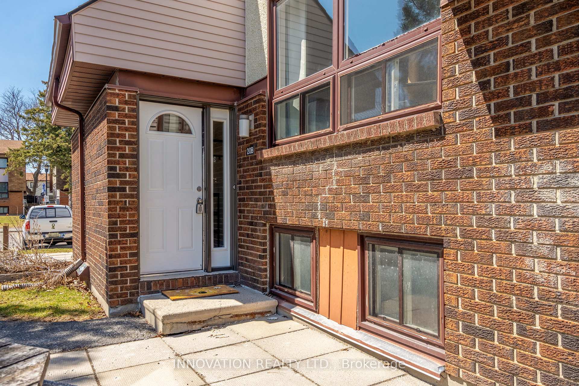 Photo 3 of Unit B, 20 Woodvale Green, Ottawa, Craig Henry/Woodvale — HOMEH