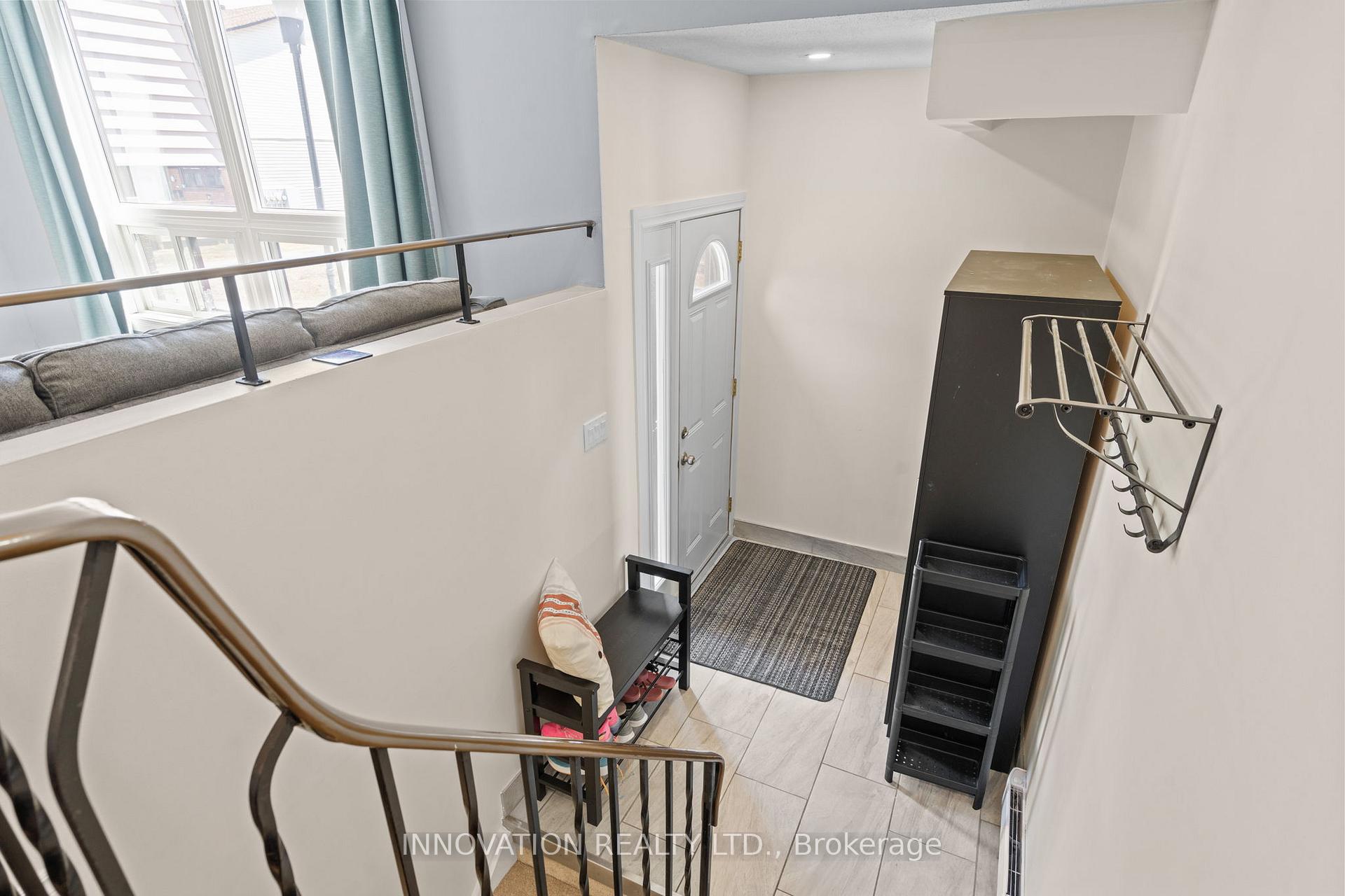 Photo 4 of Unit B, 20 Woodvale Green, Ottawa, Craig Henry/Woodvale — HOMEH