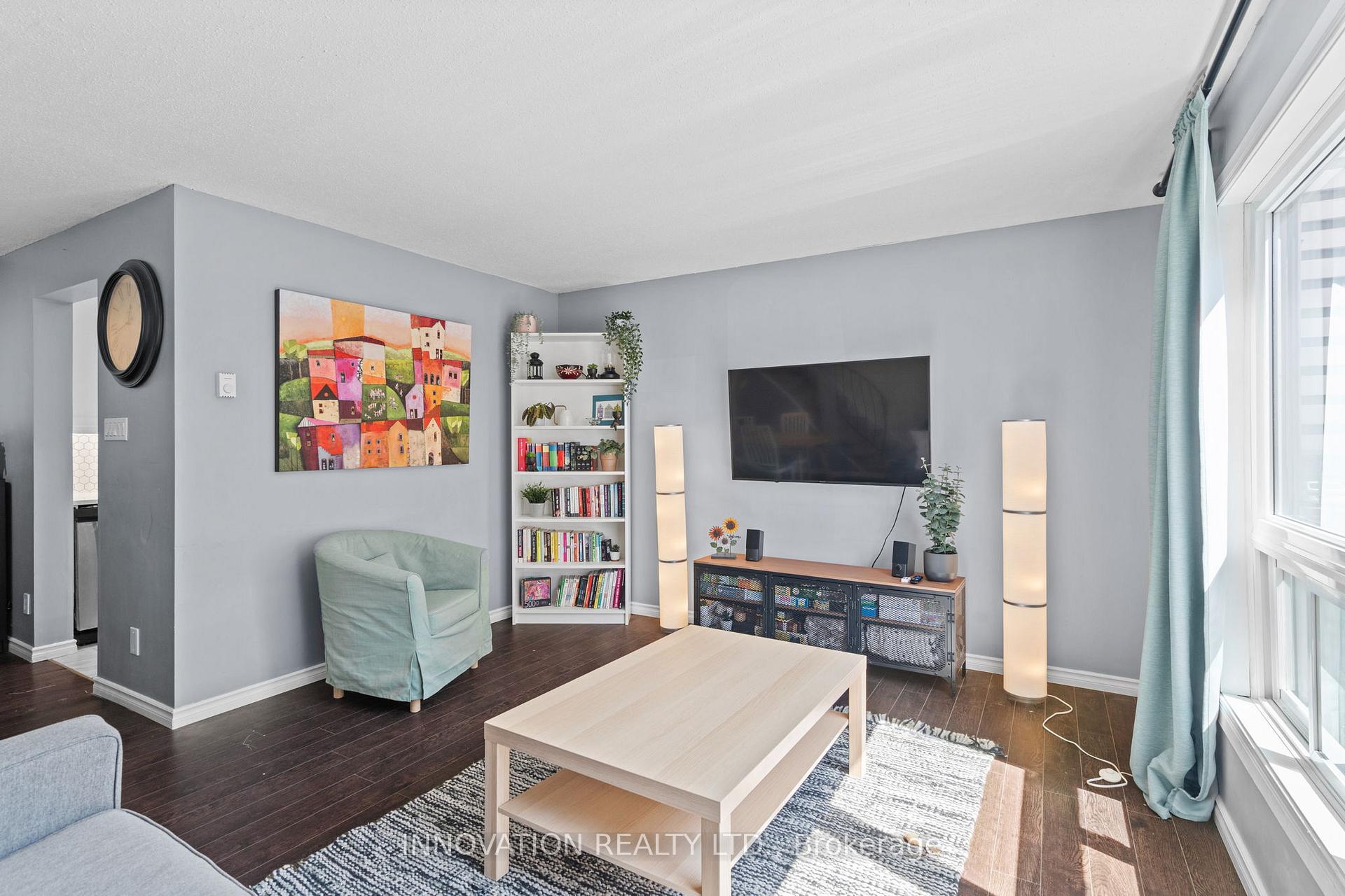 Photo 8 of Unit B, 20 Woodvale Green, Ottawa, Craig Henry/Woodvale — HOMEH