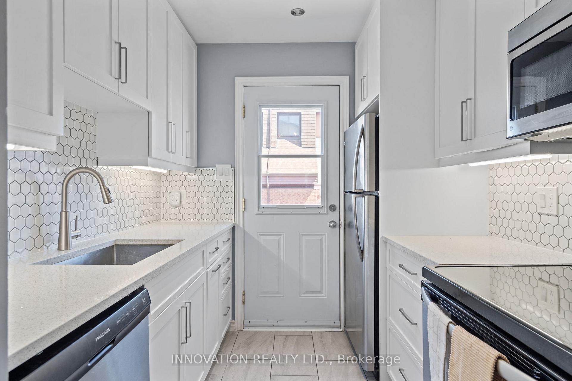 Photo 17 of Unit B, 20 Woodvale Green, Ottawa, Craig Henry/Woodvale — HOMEH