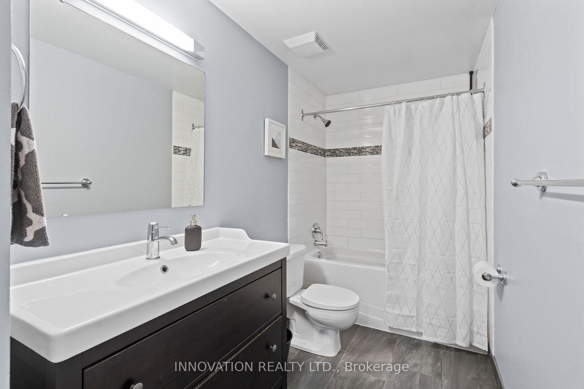 Photo 23 of Unit B, 20 Woodvale Green, Ottawa, Craig Henry/Woodvale — HOMEH