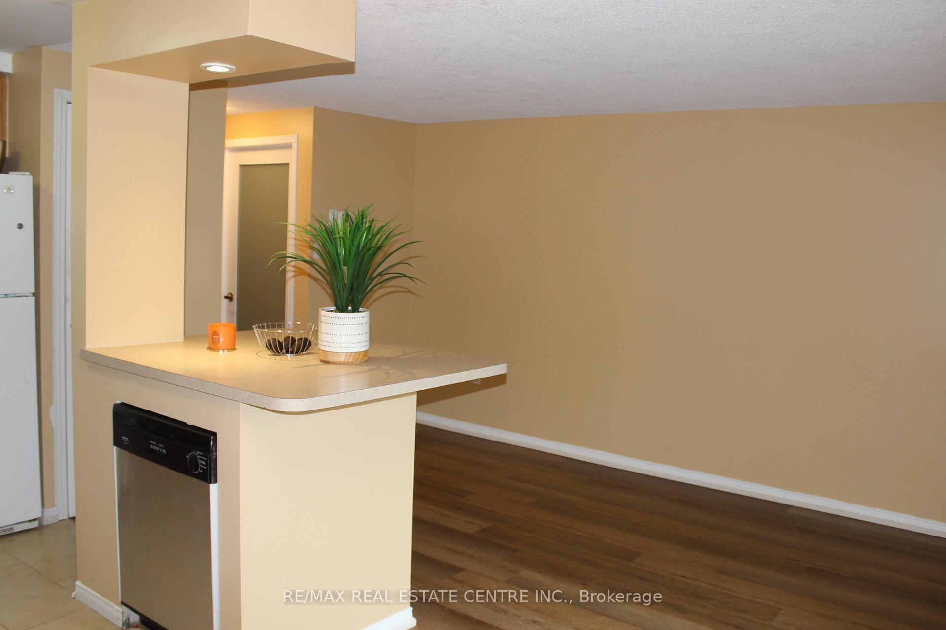 Photo 8 of Unit 41, 66 Rodgers Road, Guelph, Kortright West — HOMEH