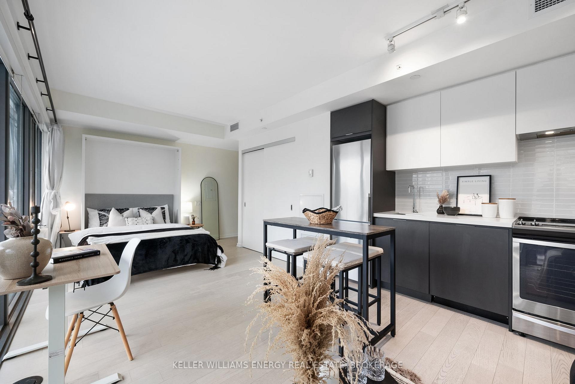 Front of Unit 1201, 60 Colborne Street