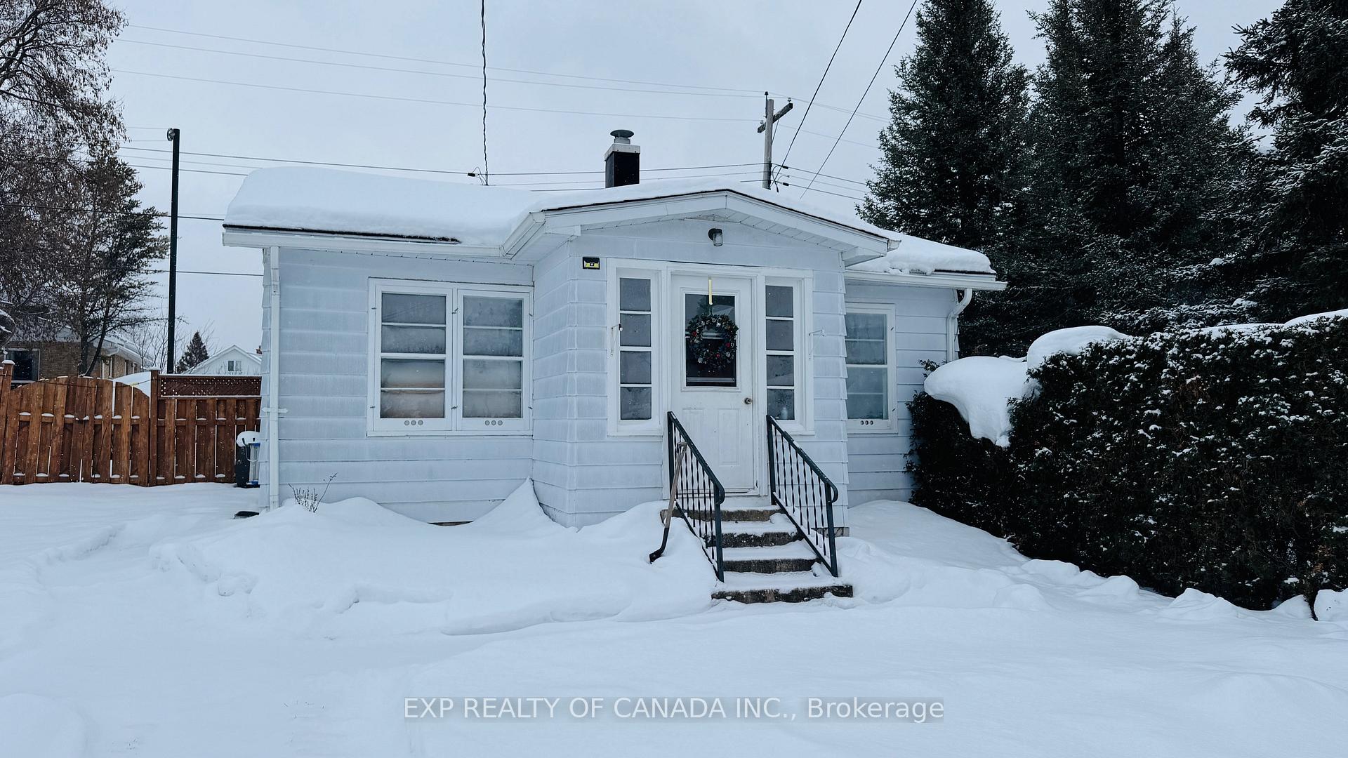 Photo 14 of 366 Ninth Avenue, Cochrane — HOMEH