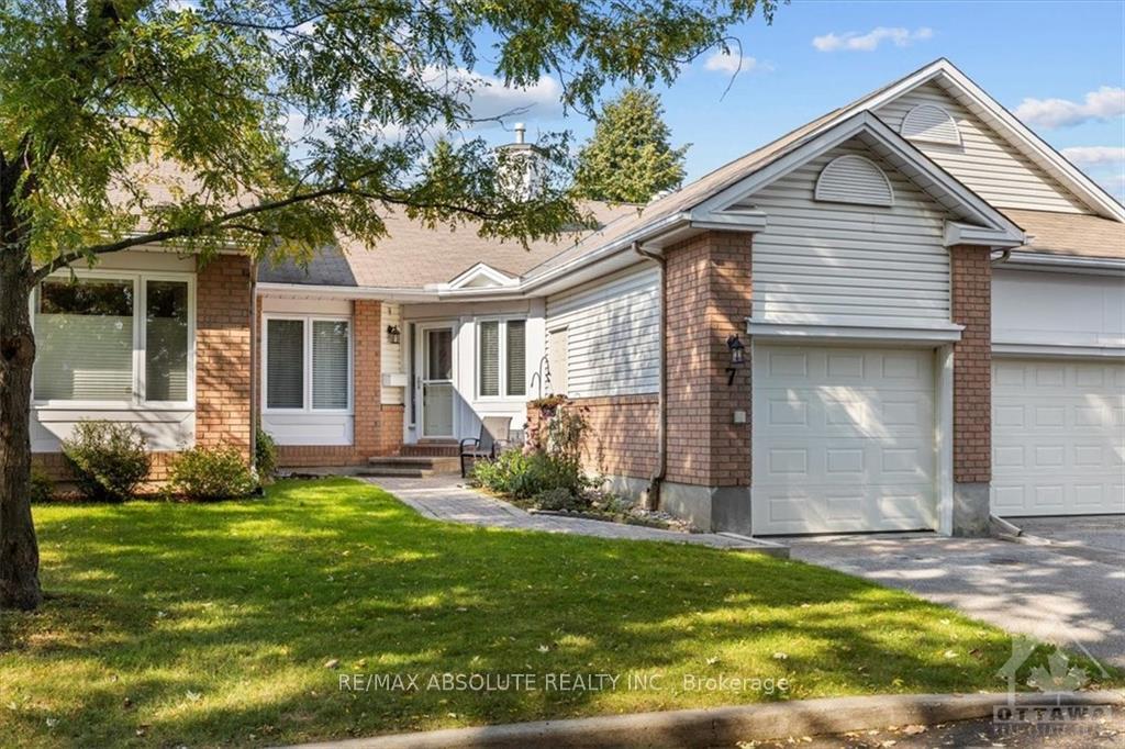 Photo 2 of 7 River Oaks Court, Ottawa, Stittsville (Central) — HOMEH