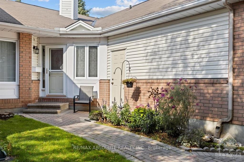 Photo 3 of 7 River Oaks Court, Ottawa, Stittsville (Central) — HOMEH