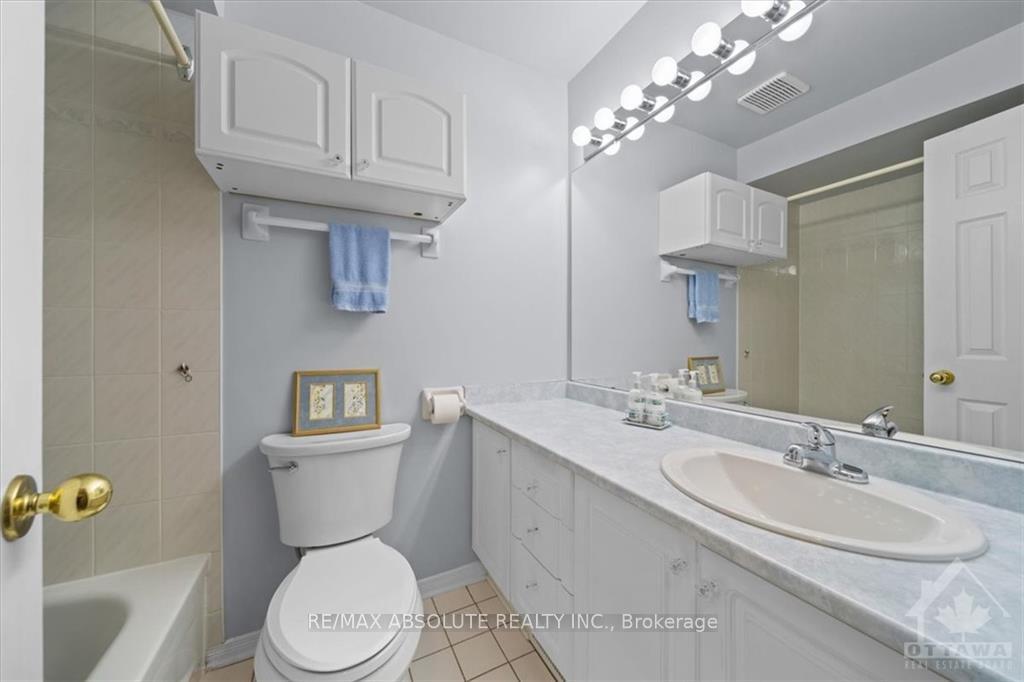 Photo 13 of 7 River Oaks Court, Ottawa, Stittsville (Central) — HOMEH