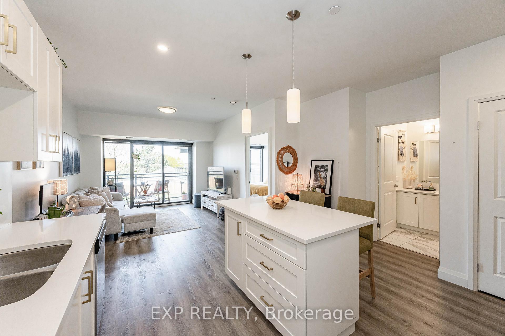 Photo 10 of Unit 203, 332 Gosling Gardens, Guelph, Clairfields/Hanlon Business Park — HOMEH