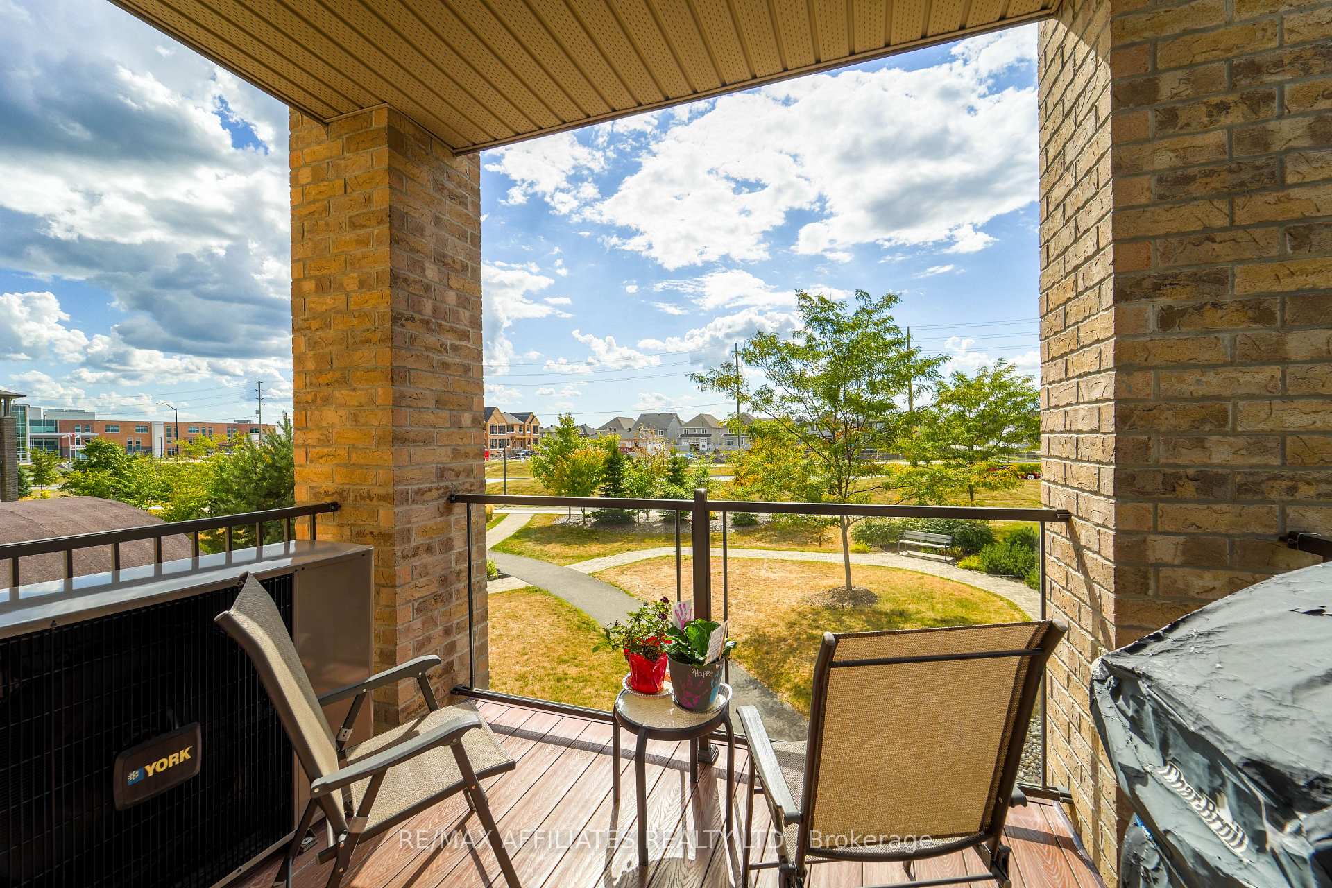 Photo 5 of Unit 201, 220 Janka Private, Ottawa, Kanata - Emerald Meadows/Trailwest — HOMEH