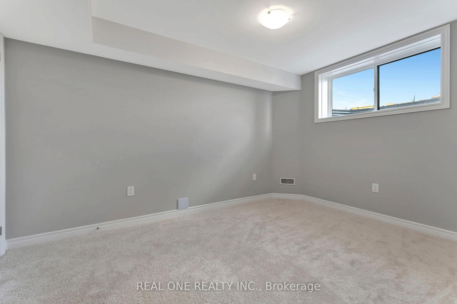 Photo 4 of Unit 33B, 85 Mullin Drive, Guelph, Victoria North — HOMEH