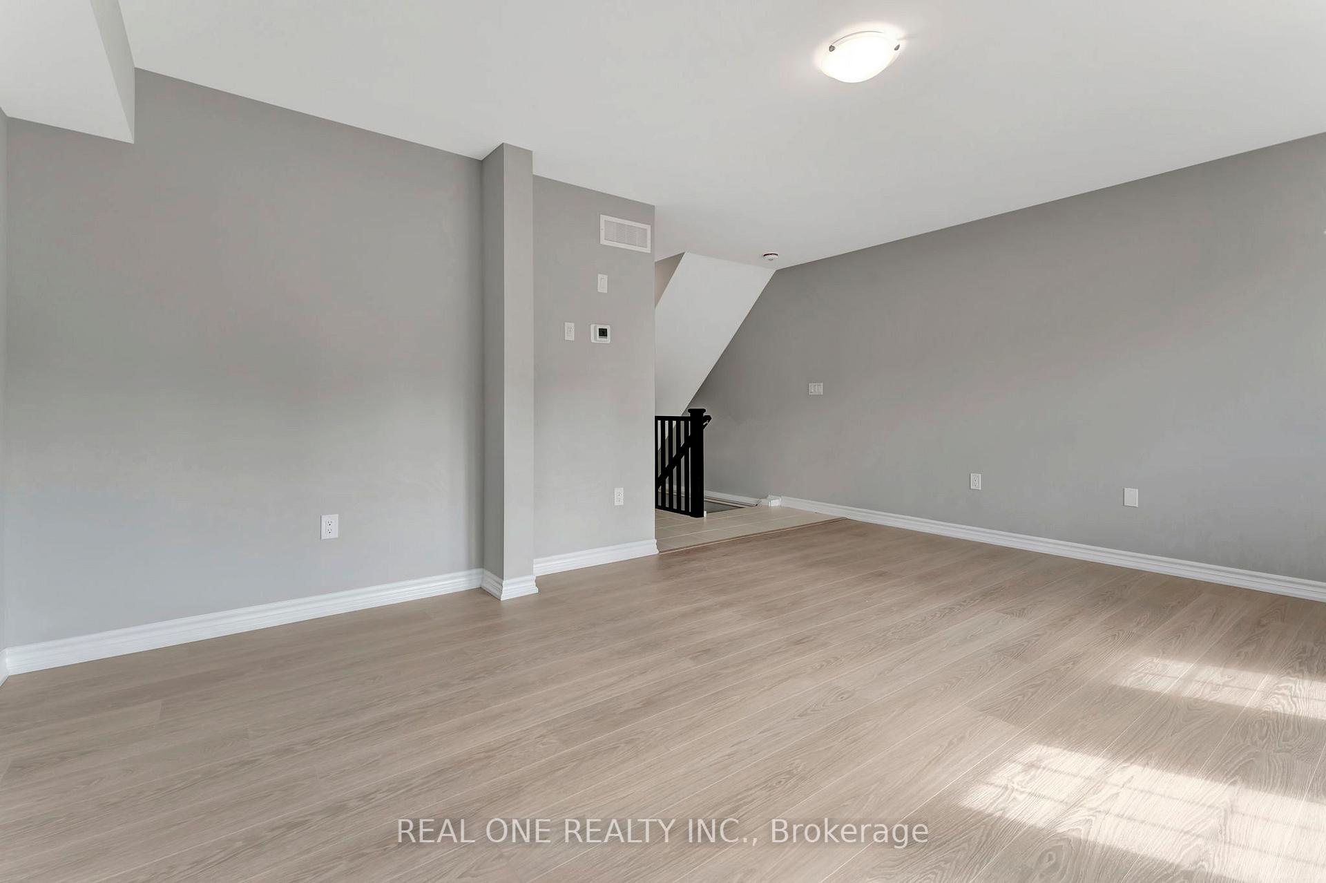 Photo 6 of Unit 33B, 85 Mullin Drive, Guelph, Victoria North — HOMEH