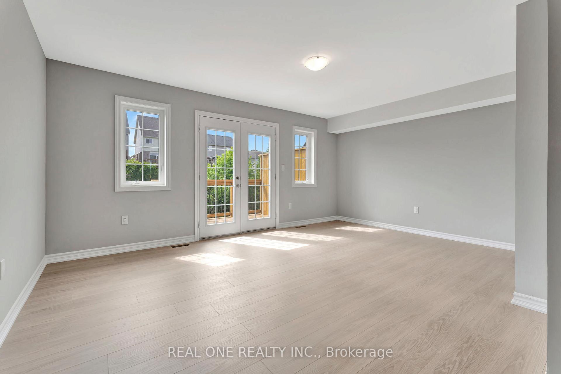 Photo 8 of Unit 33B, 85 Mullin Drive, Guelph, Victoria North — HOMEH