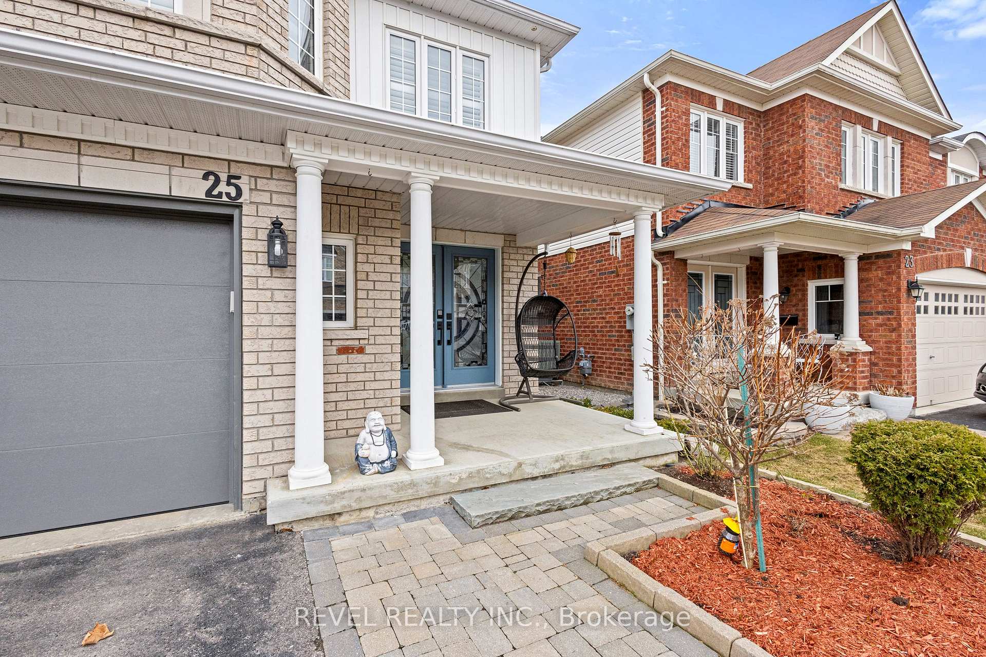 Photo 4 of 25 Mccourt Drive, Ajax, South East — HOMEH