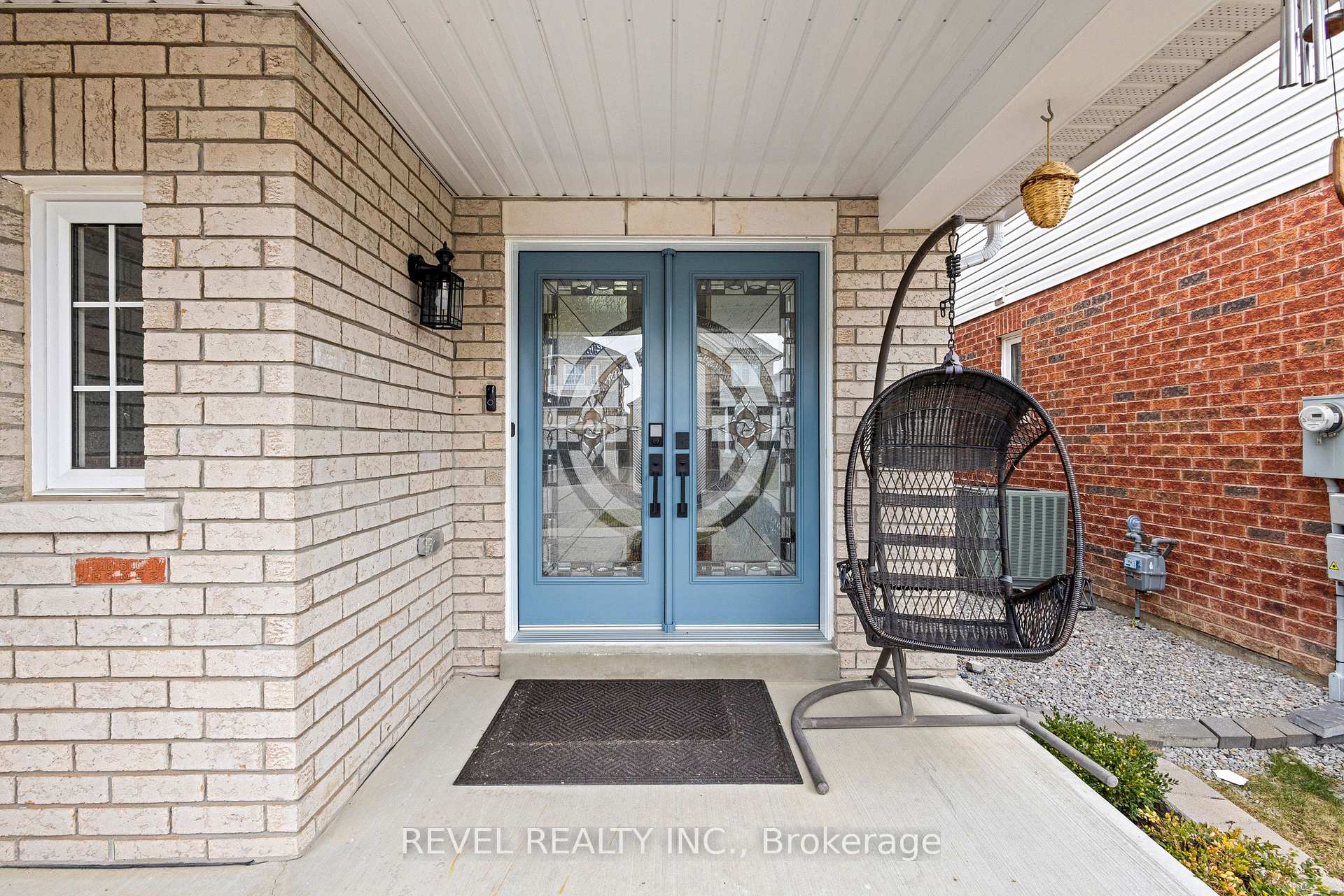 Photo 5 of 25 Mccourt Drive, Ajax, South East — HOMEH