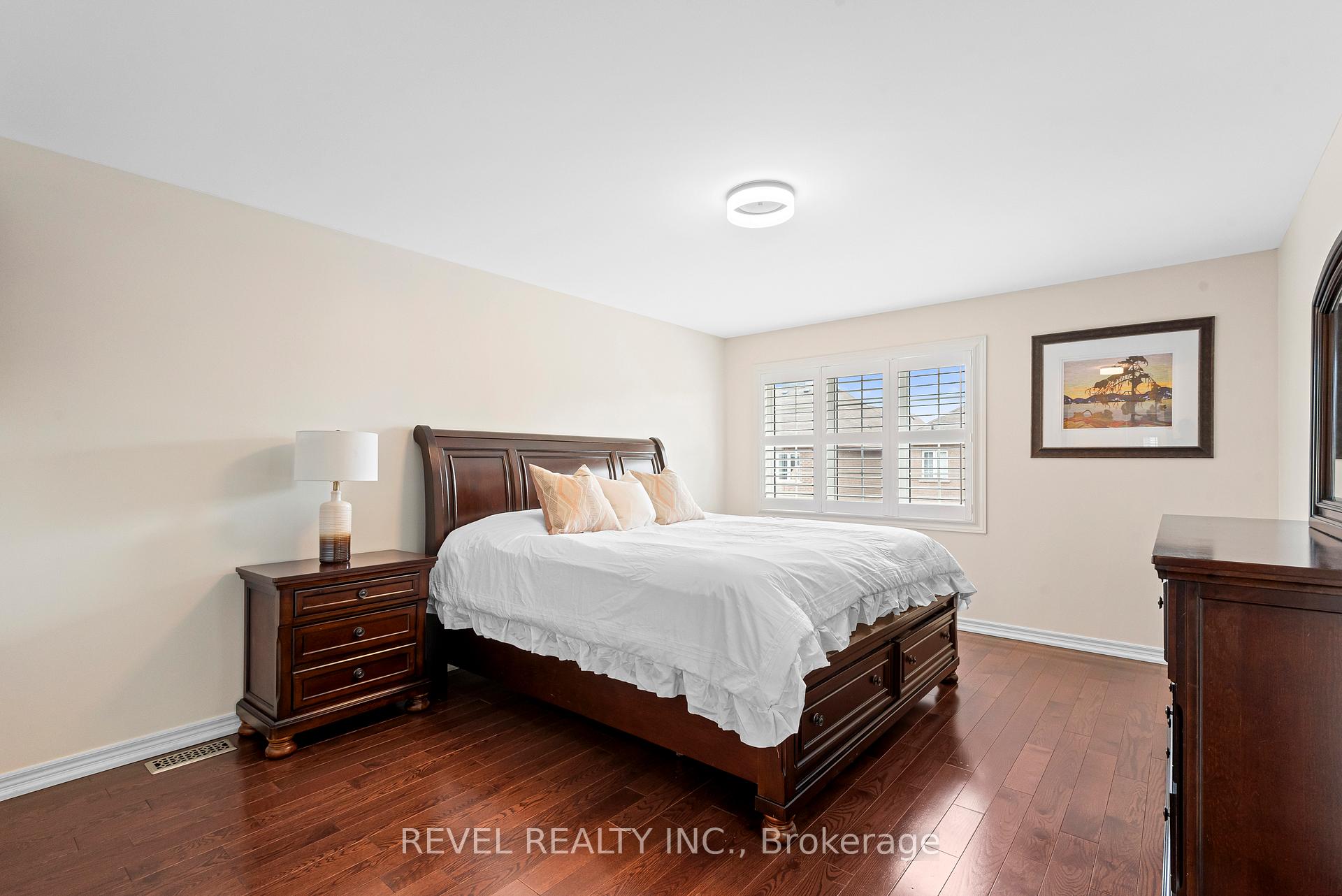 Photo 20 of 25 Mccourt Drive, Ajax, South East — HOMEH