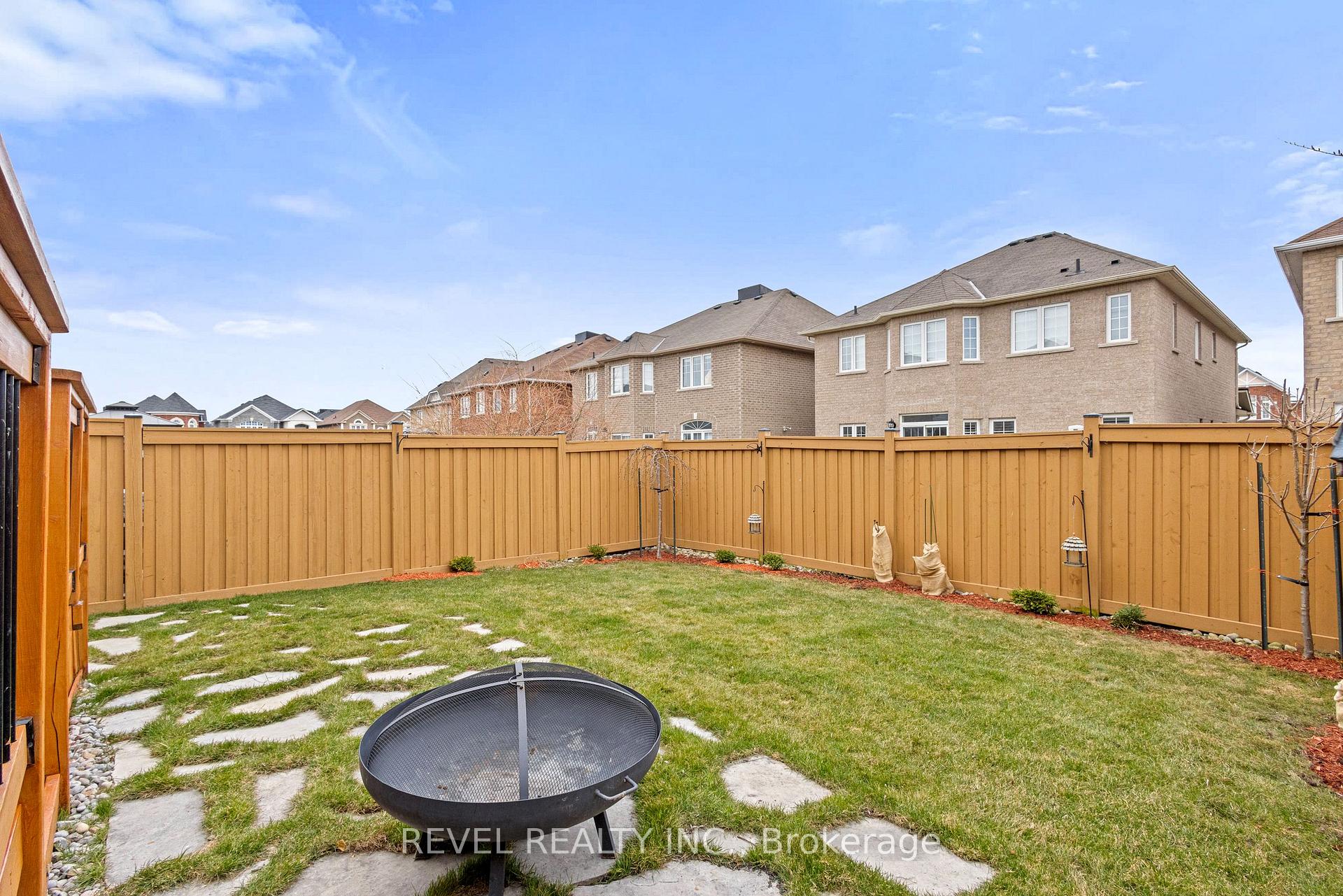 Photo 38 of 25 Mccourt Drive, Ajax, South East — HOMEH