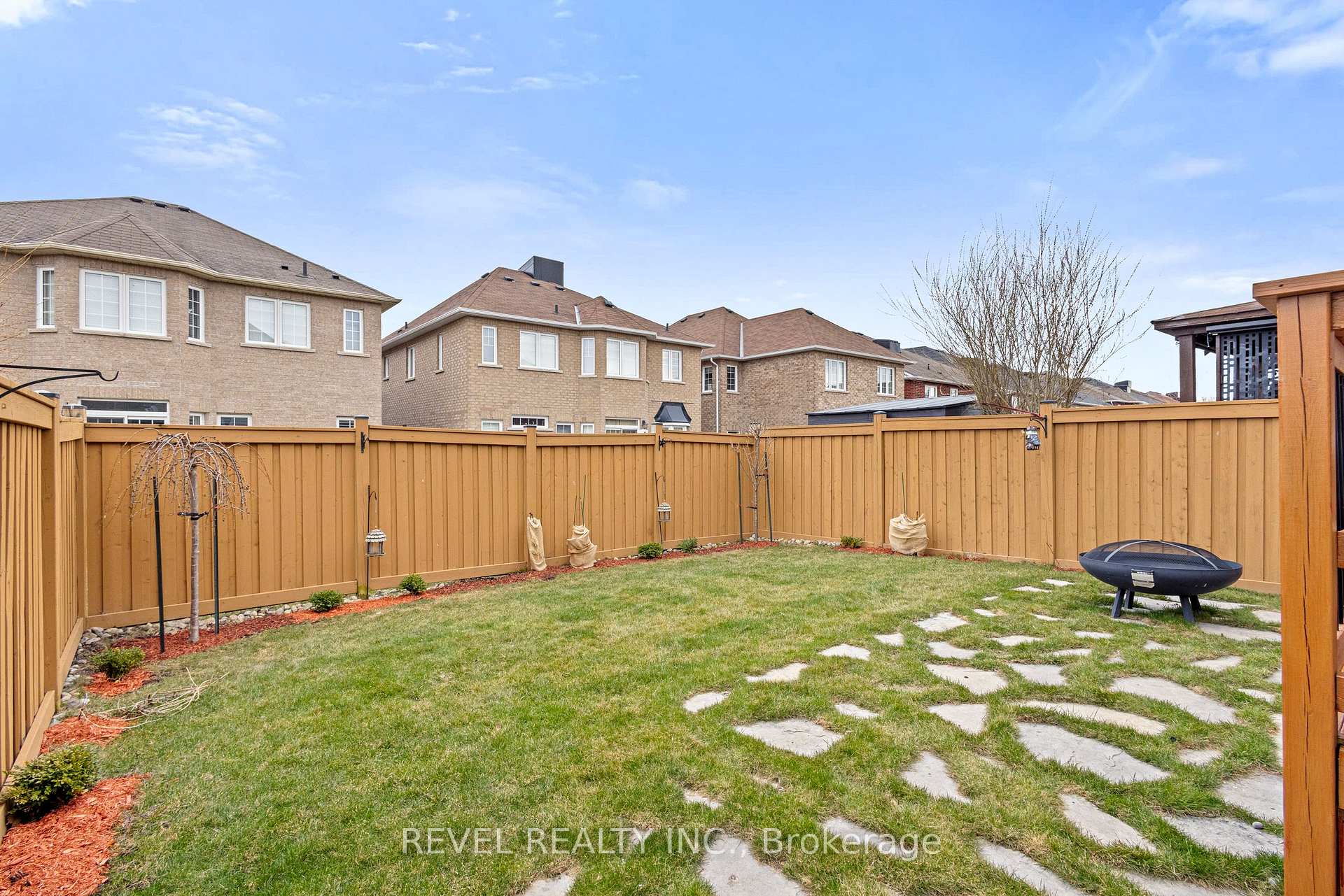Photo 41 of 25 Mccourt Drive, Ajax, South East — HOMEH