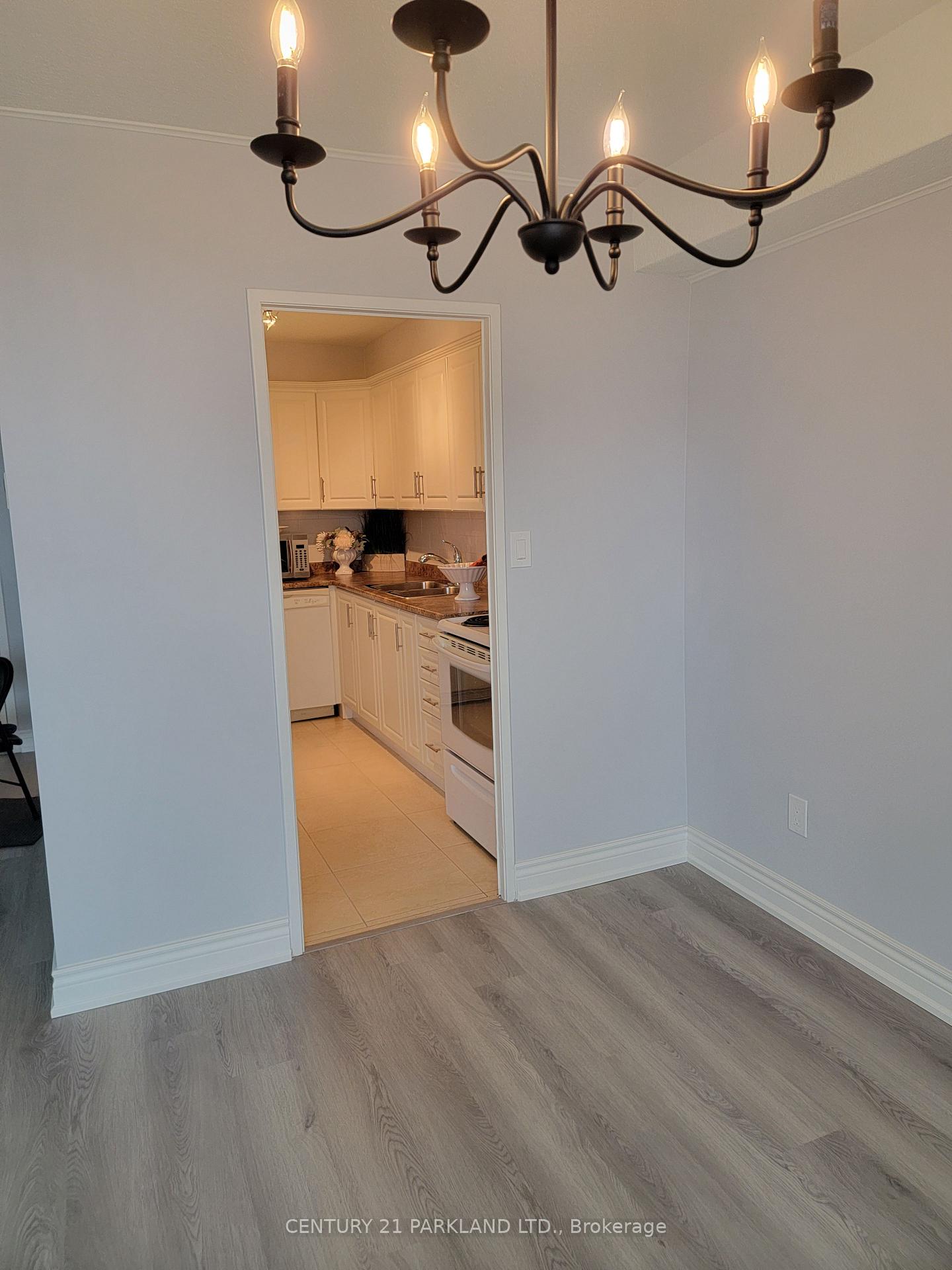 Photo 4 of Unit 3015, 1 Massey Square, Toronto, Crescent Town — HOMEH