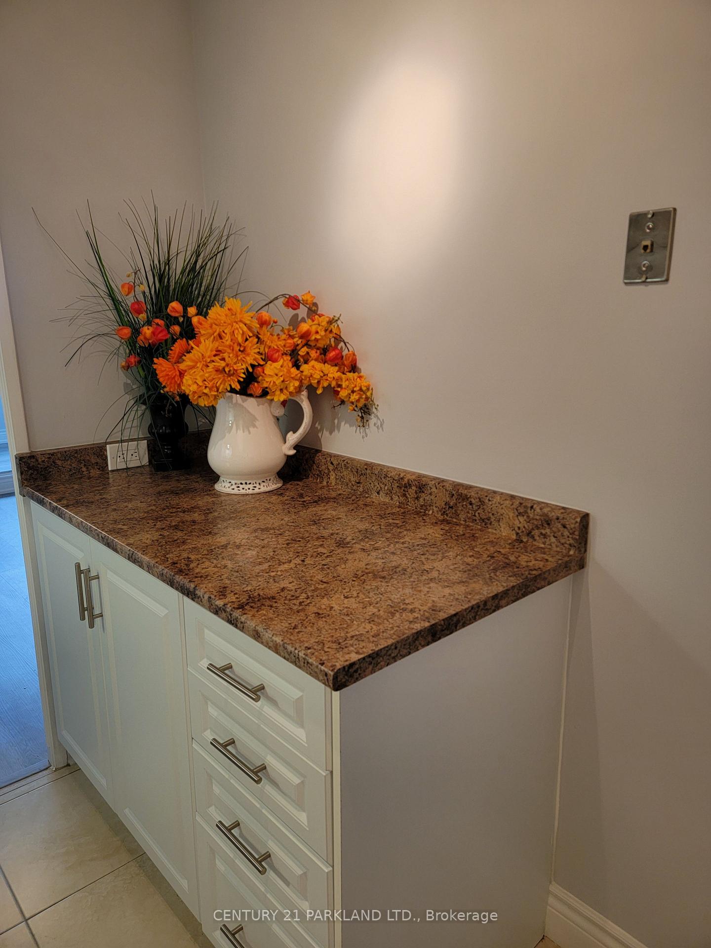 Photo 8 of Unit 3015, 1 Massey Square, Toronto, Crescent Town — HOMEH
