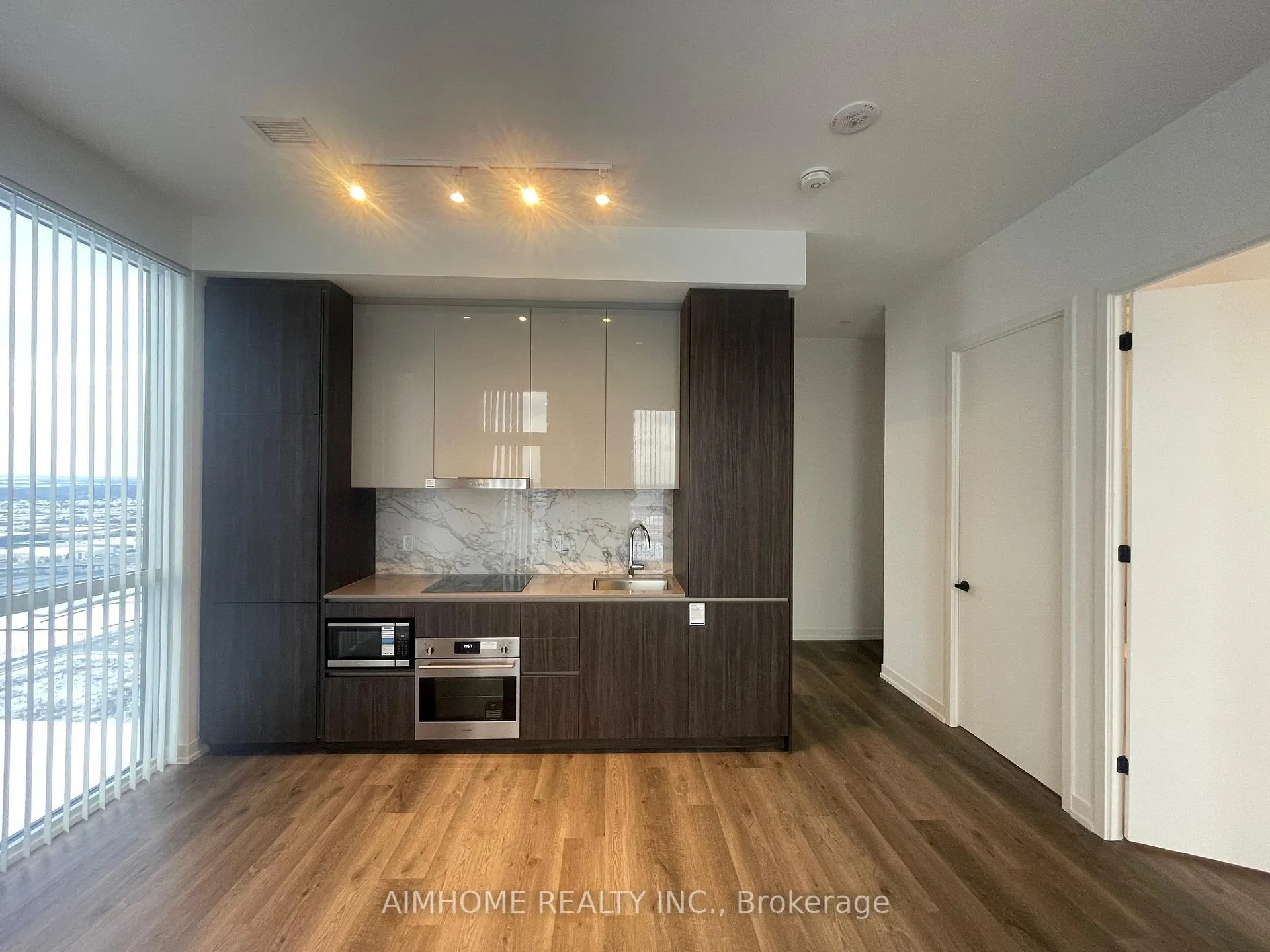Photo 10 of Unit 3710, 8 Interchange Way, Vaughan, Vaughan Corporate Centre — HOMEH