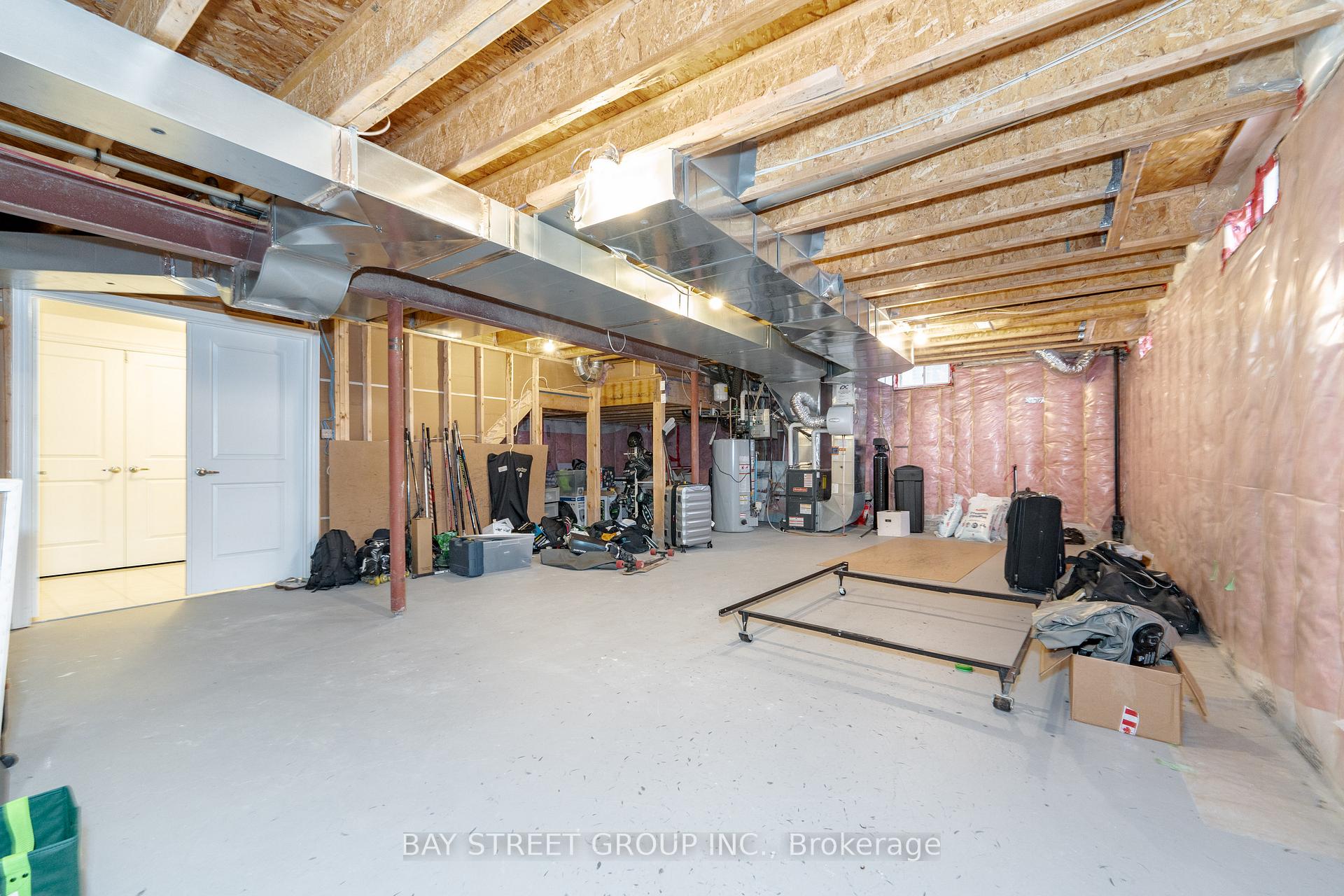 Photo 33 of 63 Milliken Drive, Aurora, Rural Aurora — HOMEH