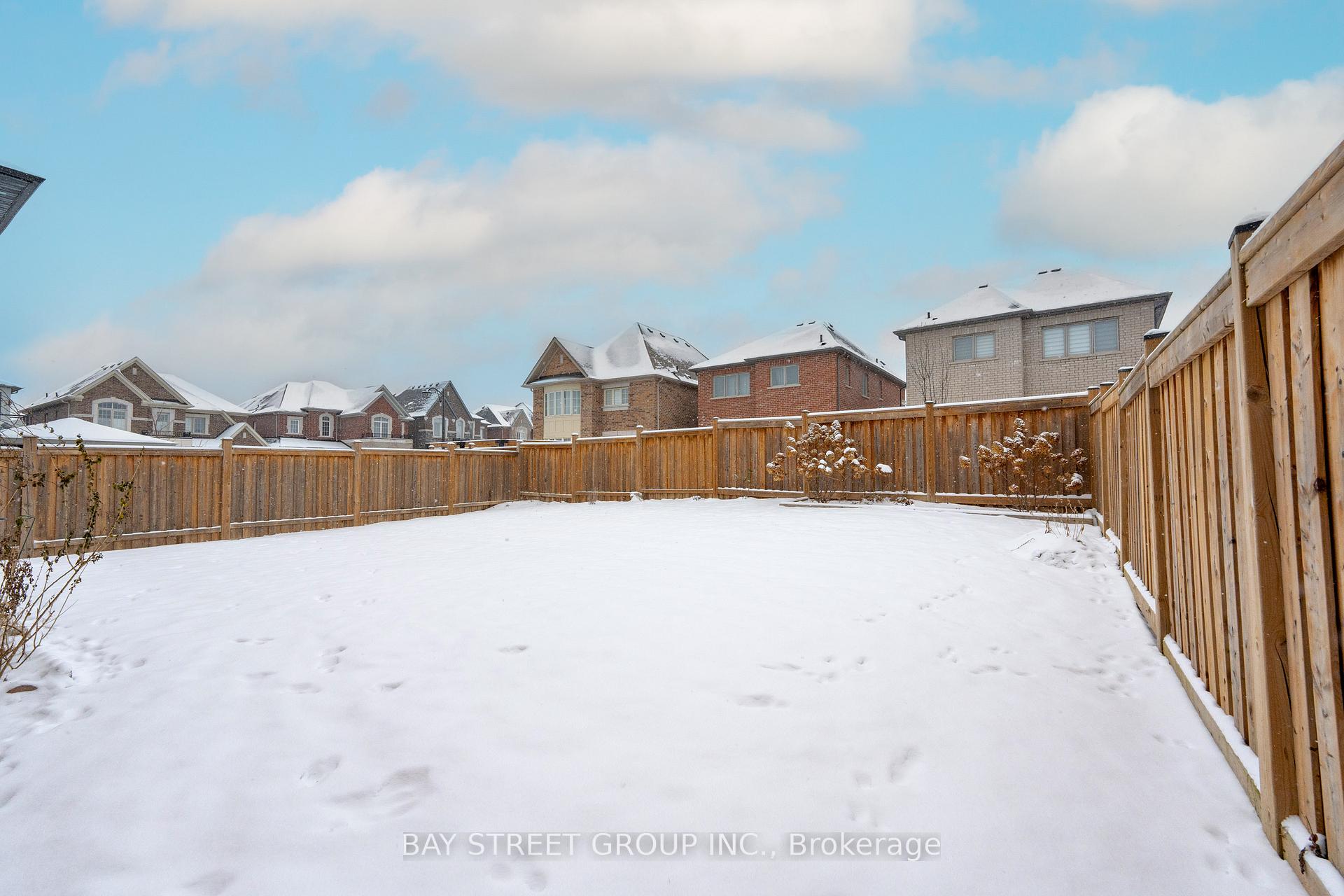Photo 34 of 63 Milliken Drive, Aurora, Rural Aurora — HOMEH