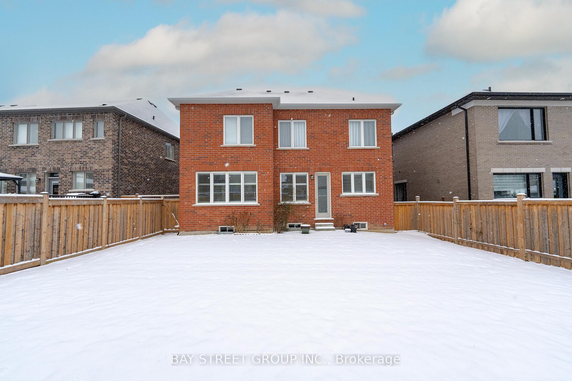 Photo 35 of 63 Milliken Drive, Aurora, Rural Aurora — HOMEH