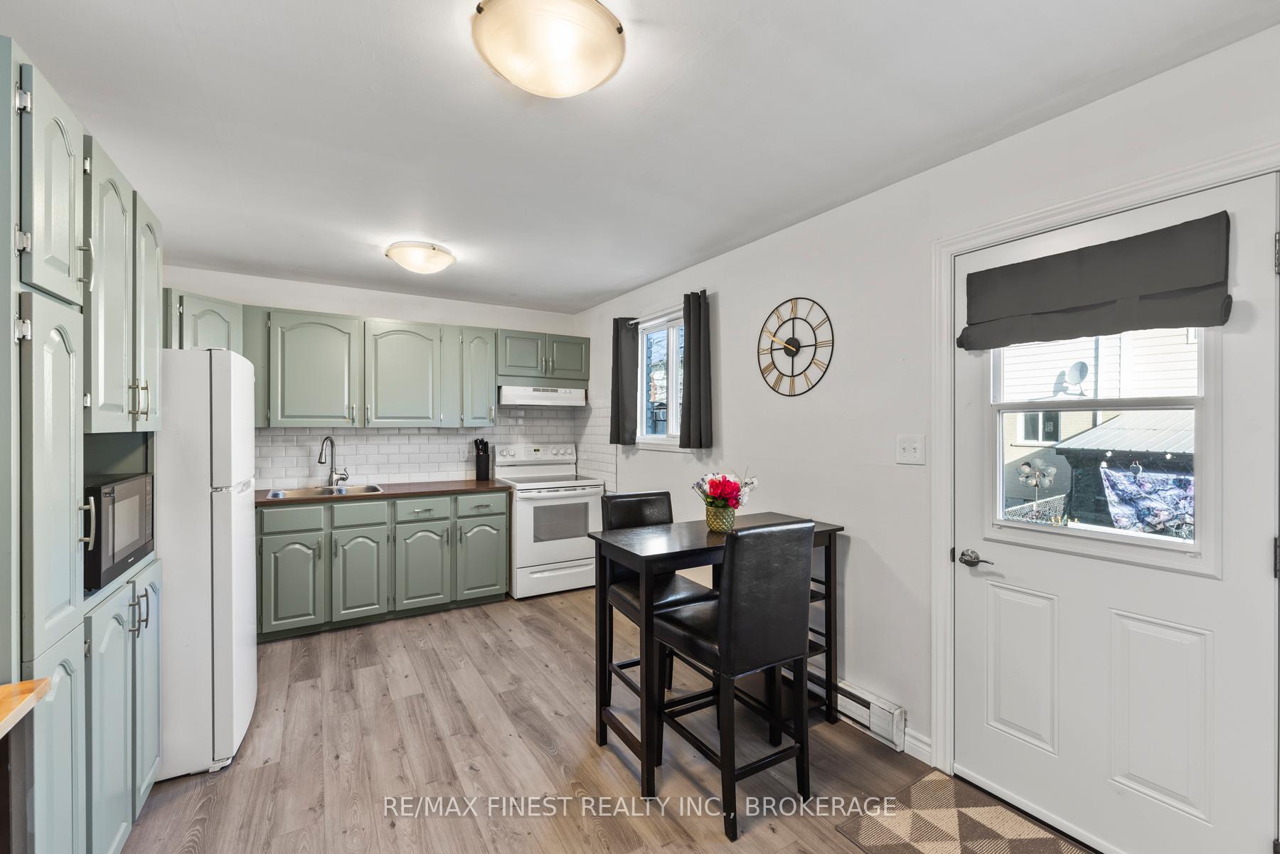 Photo 13 of Unit 6, 100 Thomas Street, Kingston, East of Sir John A. Blvd — HOMEH