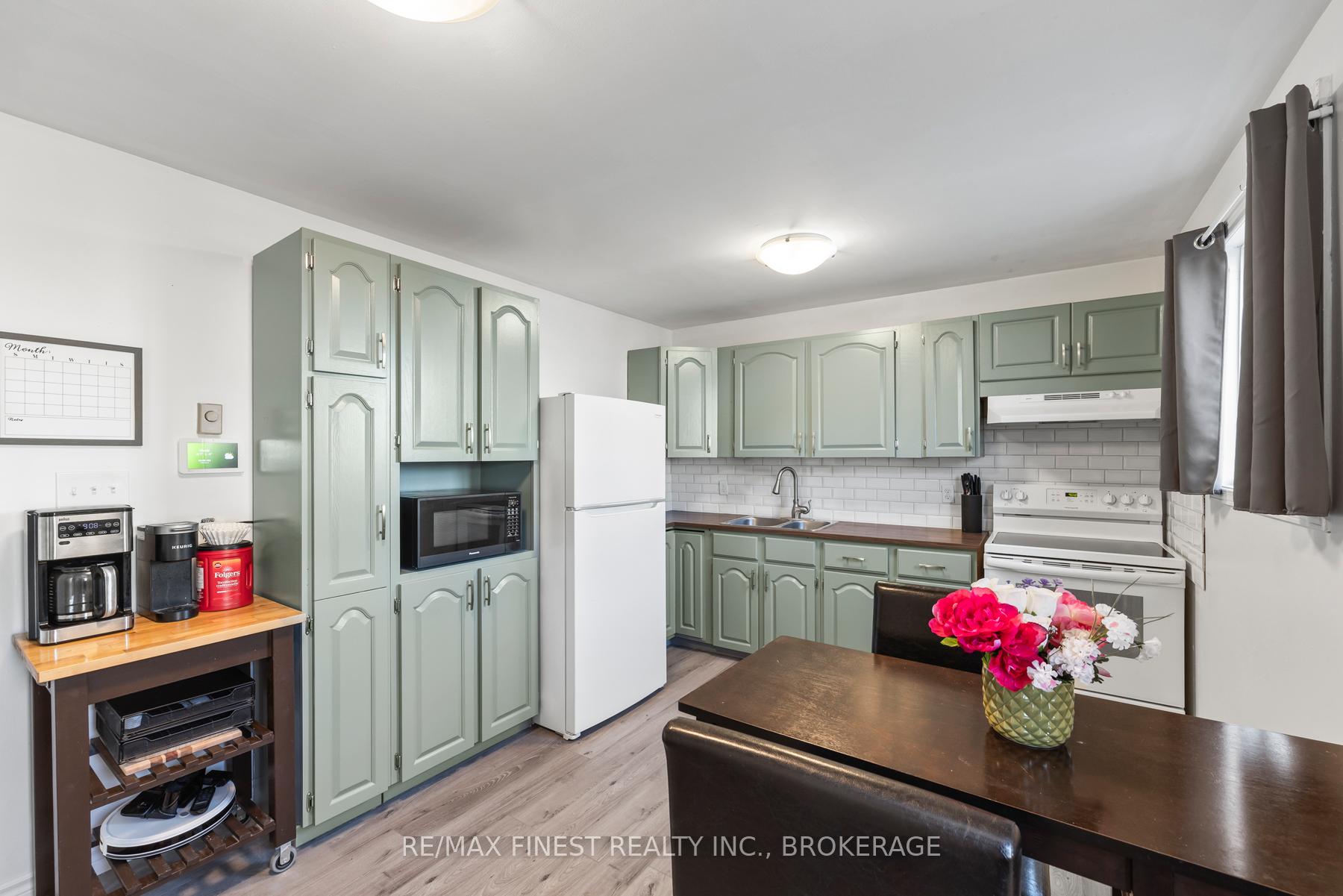 Photo 14 of Unit 6, 100 Thomas Street, Kingston, East of Sir John A. Blvd — HOMEH